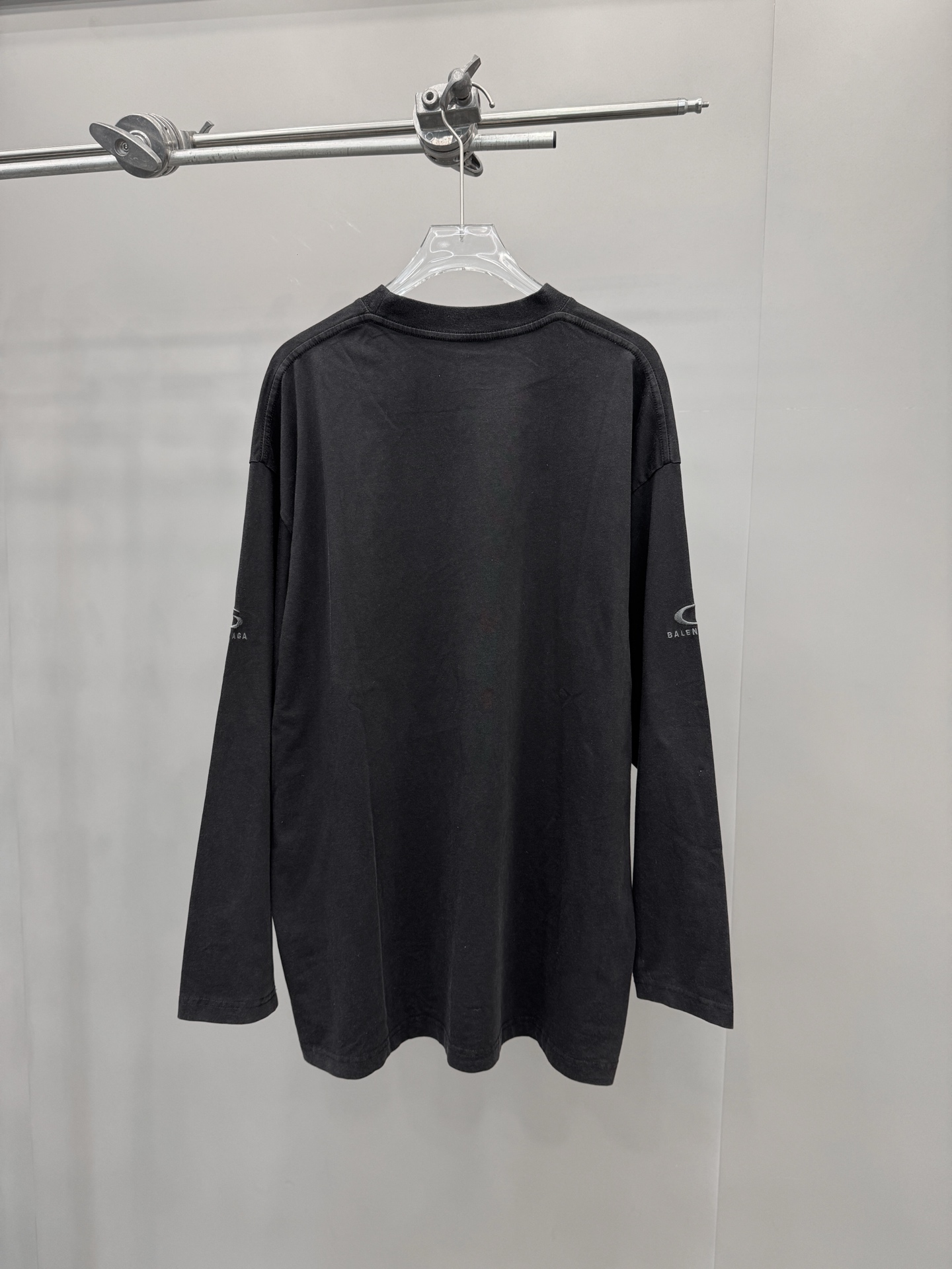 巴黎 ｜ 新款长袖t，成衣洗水炒色工艺加经典刺绣标，男女同款，尺码sml