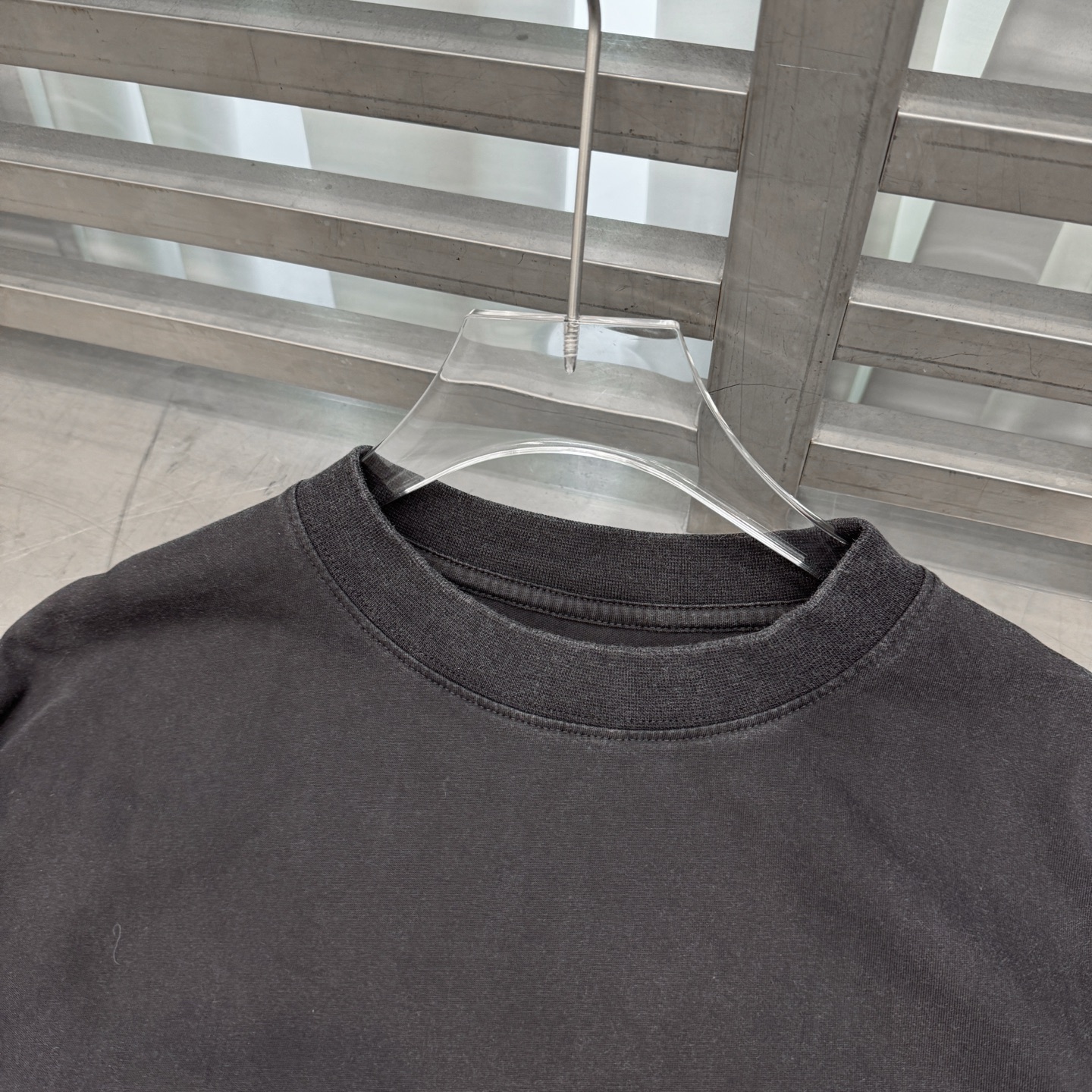 巴黎 ｜ 新款长袖t，成衣洗水炒色工艺加经典刺绣标，袖子胶布特殊印花工艺，男女同款，尺码sml