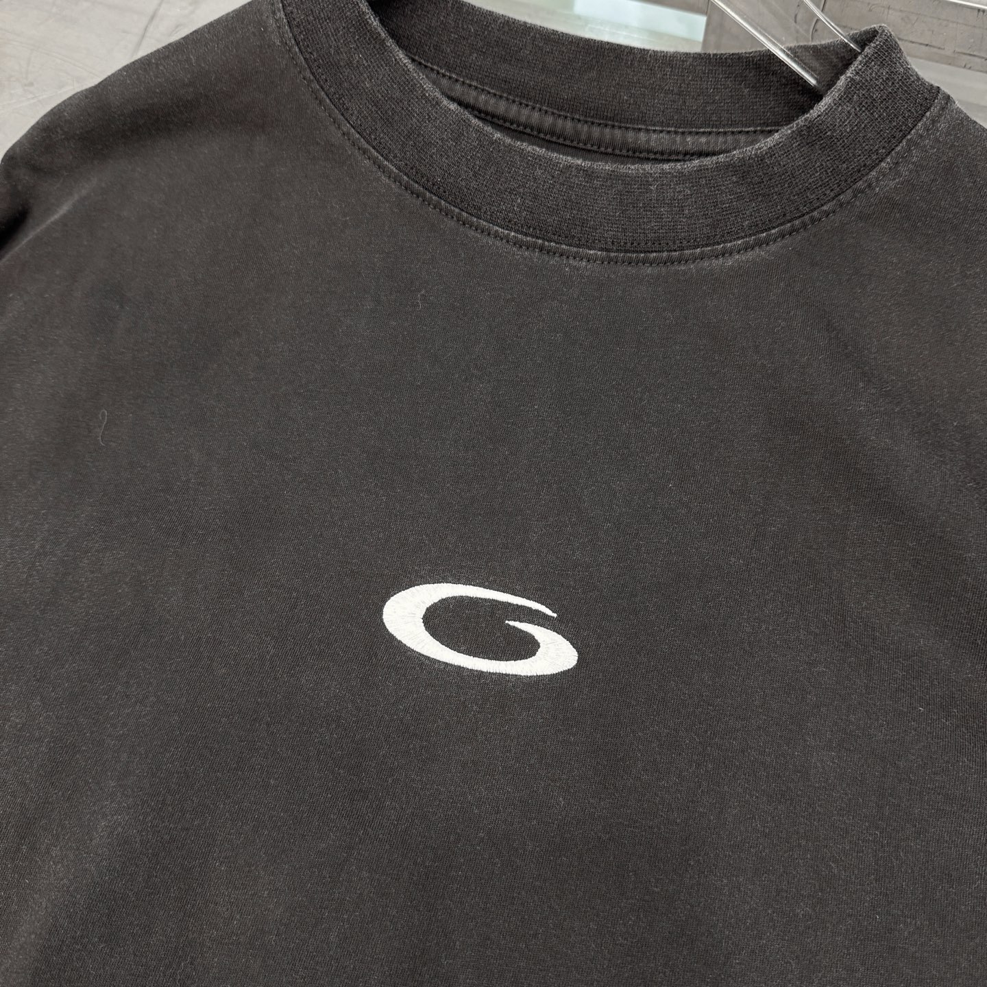 巴黎 ｜ 新款长袖t，成衣洗水炒色工艺加经典刺绣标，袖子胶布特殊印花工艺，男女同款，尺码sml