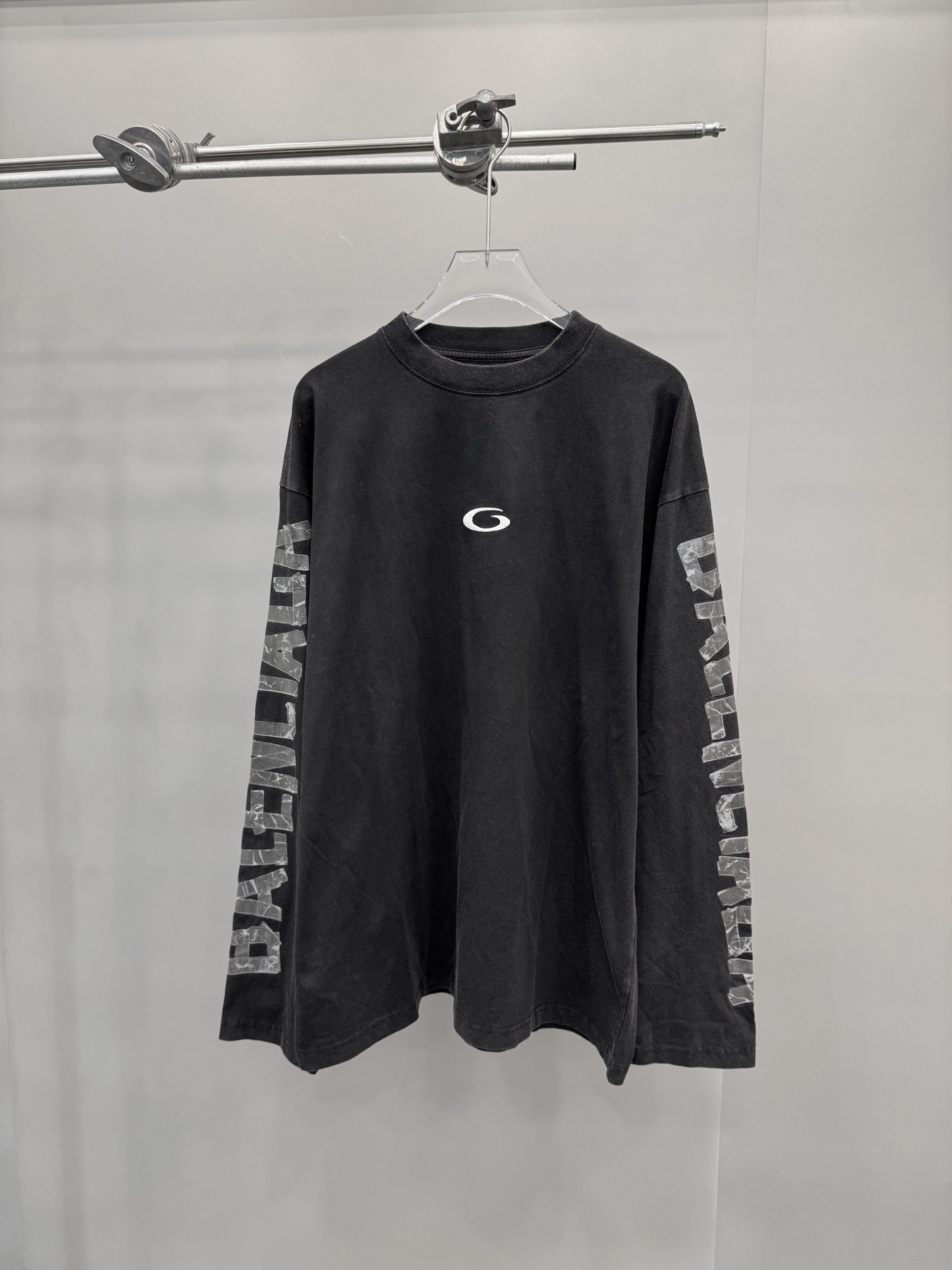 巴黎 ｜ 新款长袖t，成衣洗水炒色工艺加经典刺绣标，袖子胶布特殊印花工艺，男女同款，尺码sml