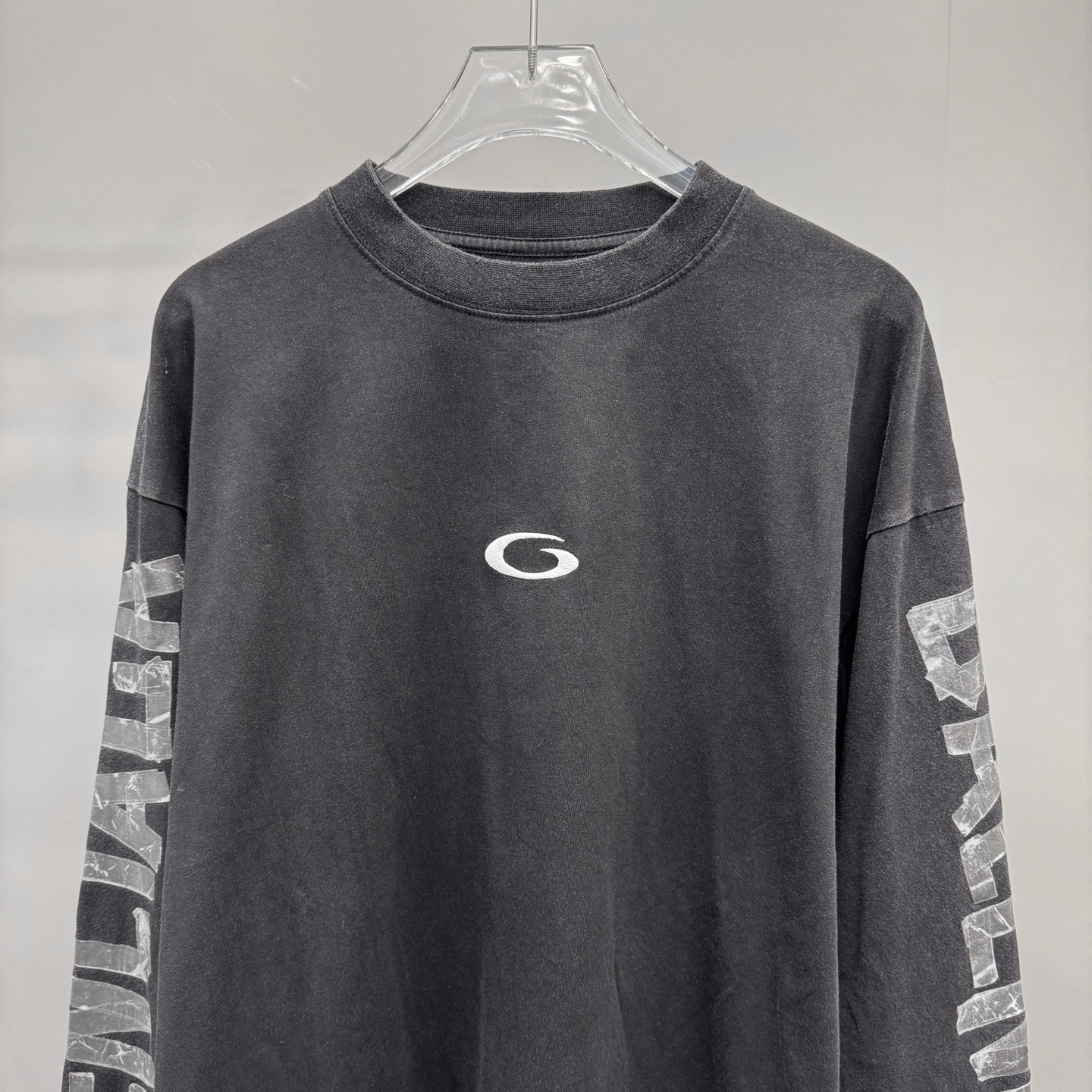 巴黎 ｜ 新款长袖t，成衣洗水炒色工艺加经典刺绣标，袖子胶布特殊印花工艺，男女同款，尺码sml