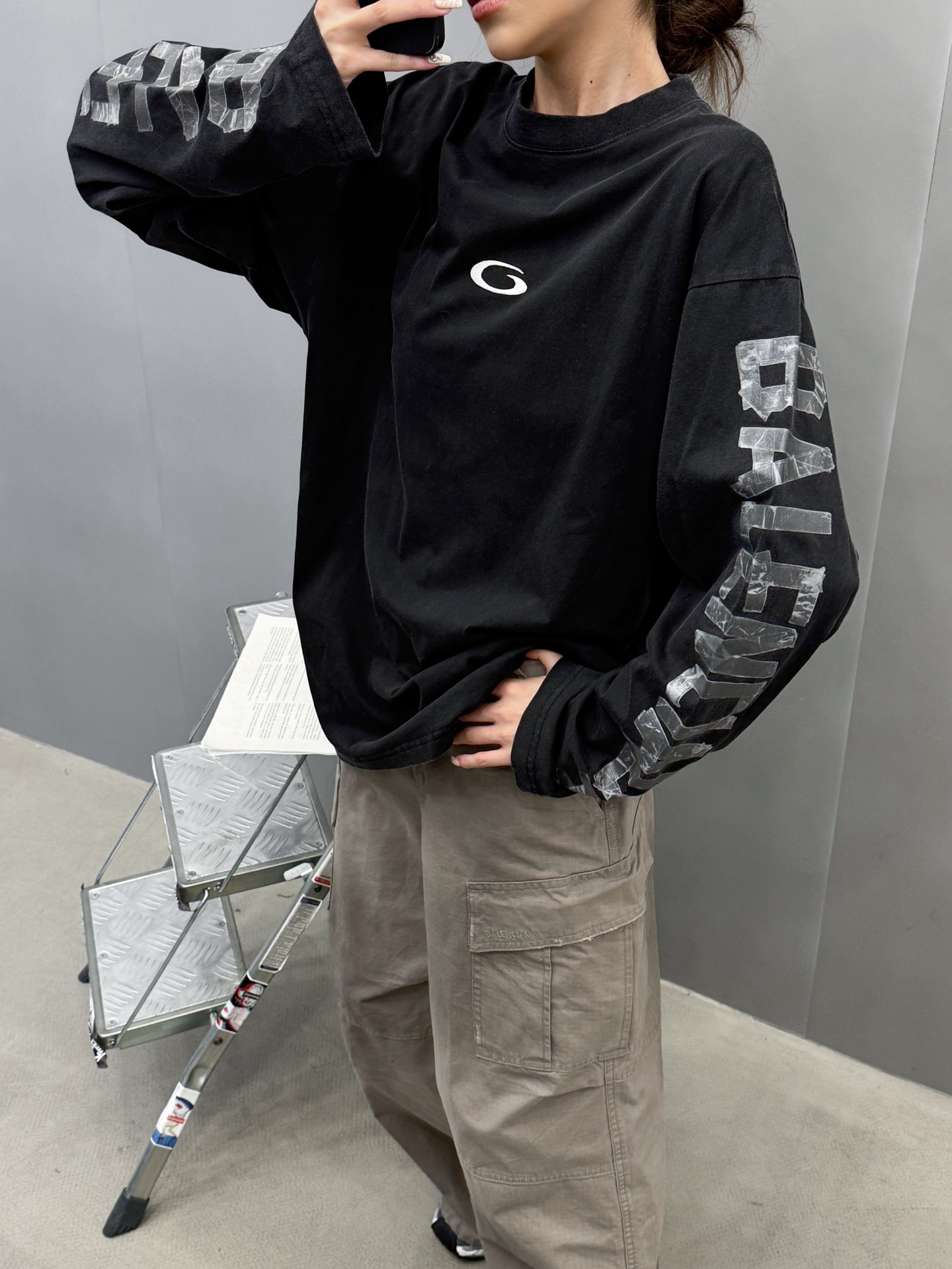 巴黎 ｜ 新款长袖t，成衣洗水炒色工艺加经典刺绣标，袖子胶布特殊印花工艺，男女同款，尺码sml