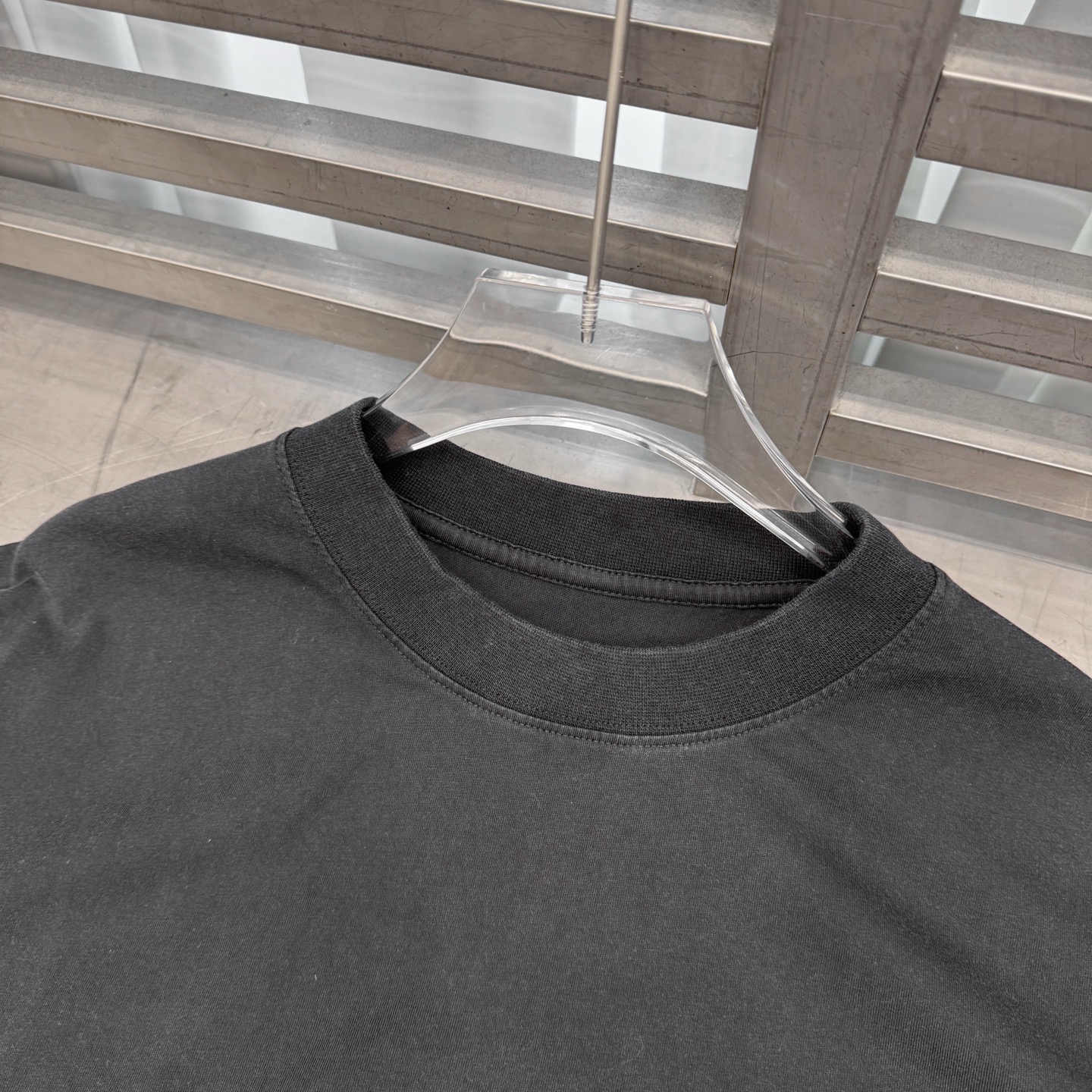 巴黎 ｜ 新款短袖t，成衣洗水炒色工艺加经典刺绣标，男女同款，尺码sml