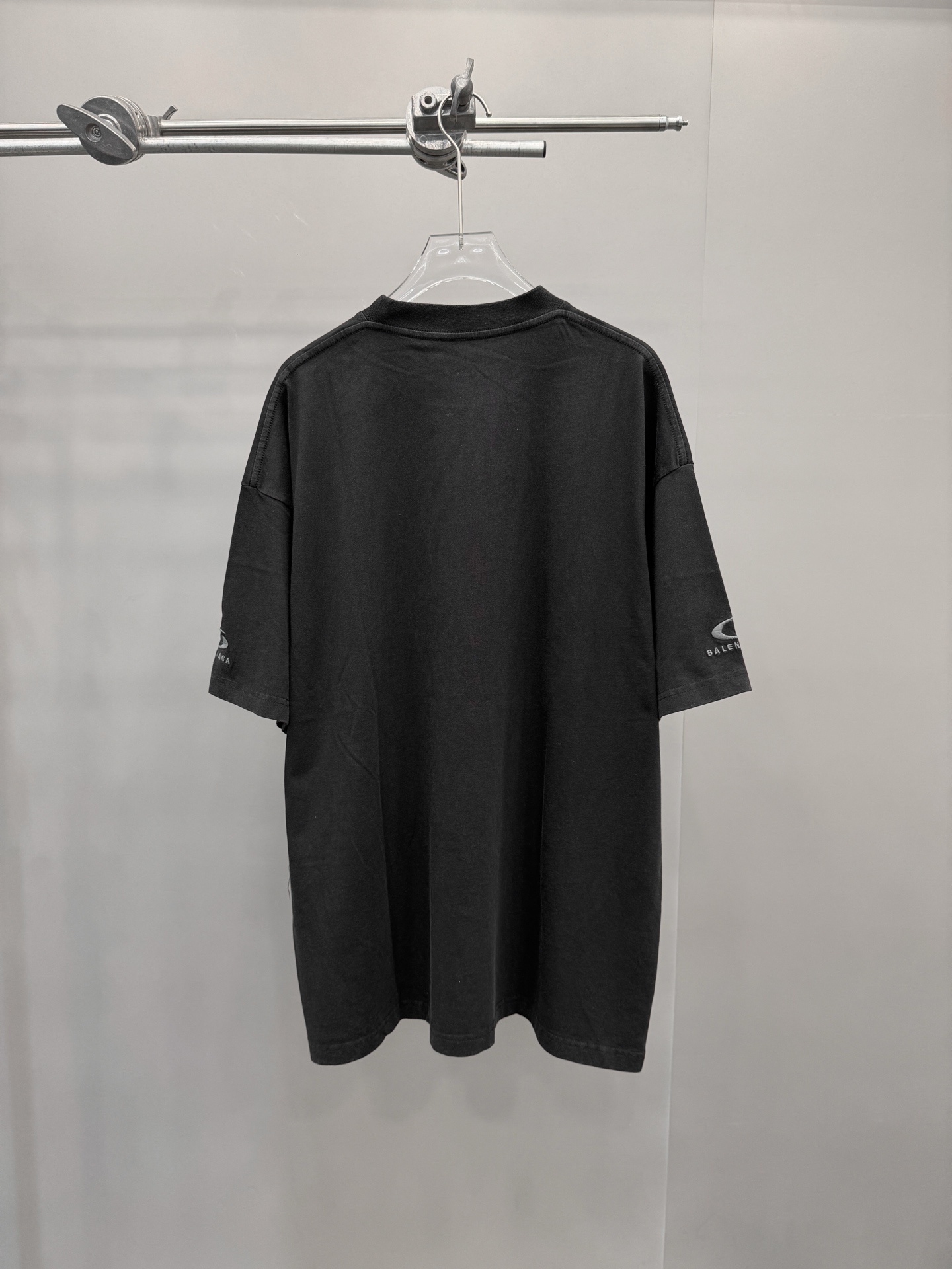 巴黎 ｜ 新款短袖t，成衣洗水炒色工艺加经典刺绣标，男女同款，尺码sml