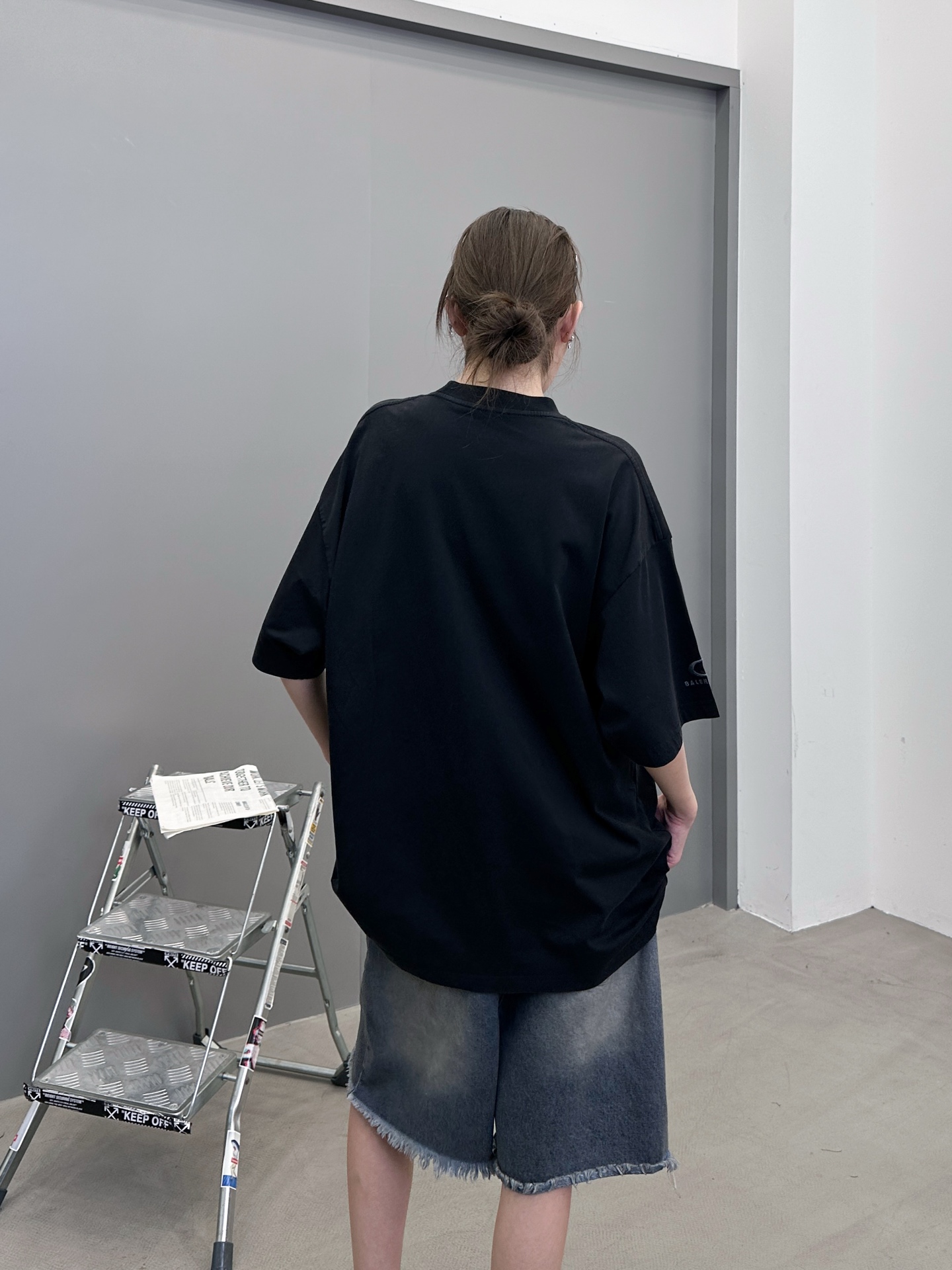 巴黎 ｜ 新款短袖t，成衣洗水炒色工艺加经典刺绣标，男女同款，尺码sml