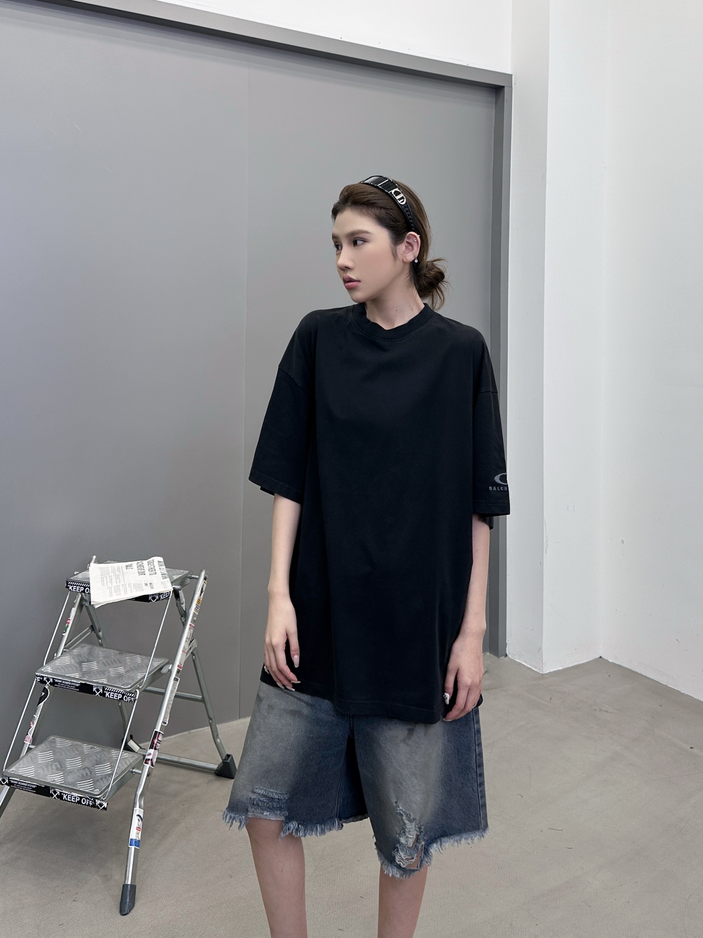 巴黎 ｜ 新款短袖t，成衣洗水炒色工艺加经典刺绣标，男女同款，尺码sml