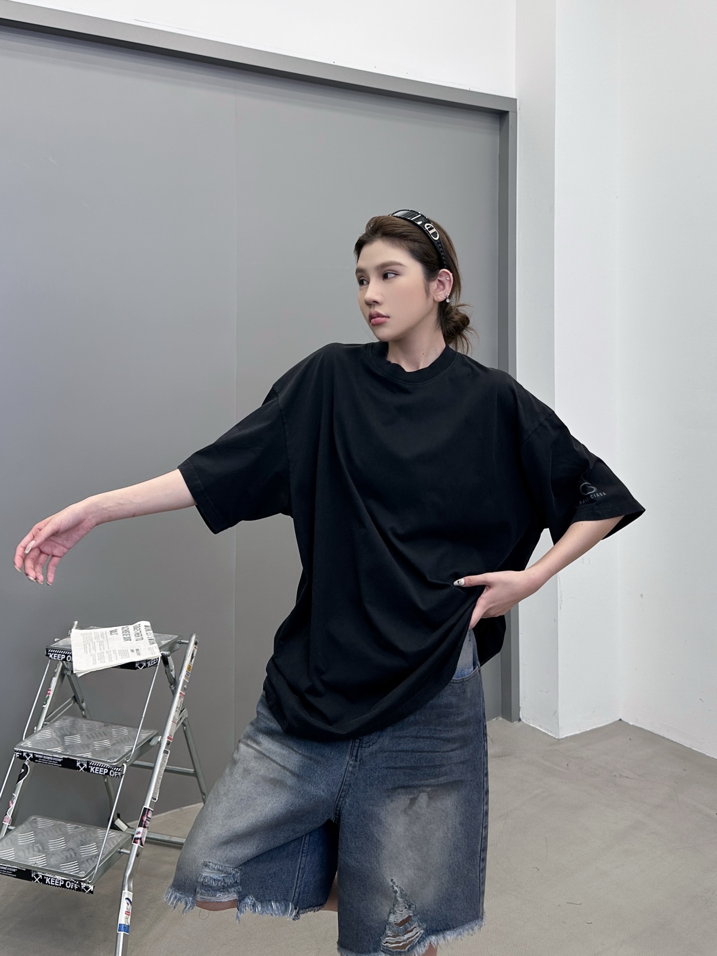 巴黎 ｜ 新款短袖t，成衣洗水炒色工艺加经典刺绣标，男女同款，尺码sml