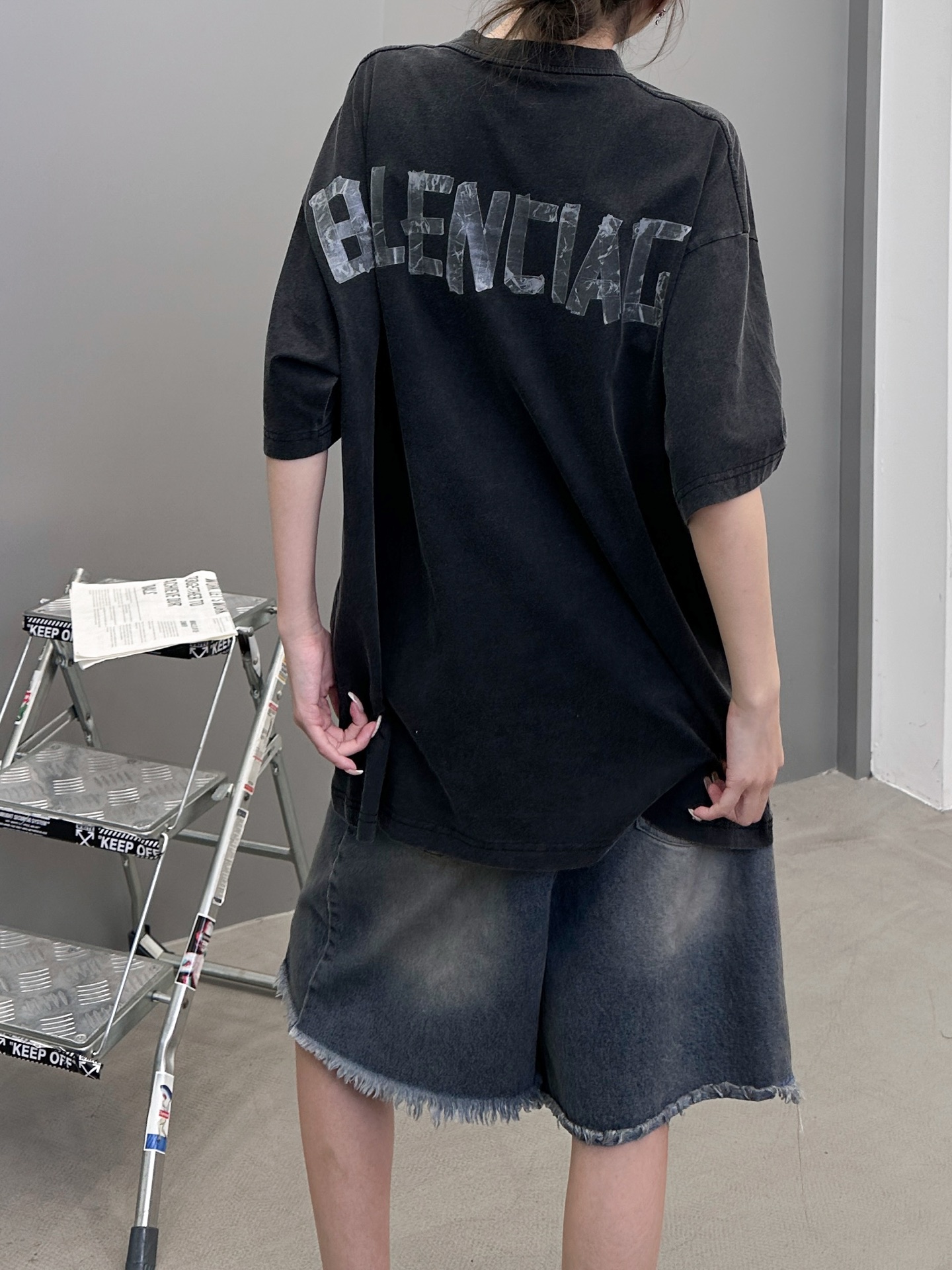 巴黎 ｜ 新款短袖袖t，成衣洗水炒色工艺加经典刺绣标，后背胶布特殊印花工艺，男女同款，尺码sml