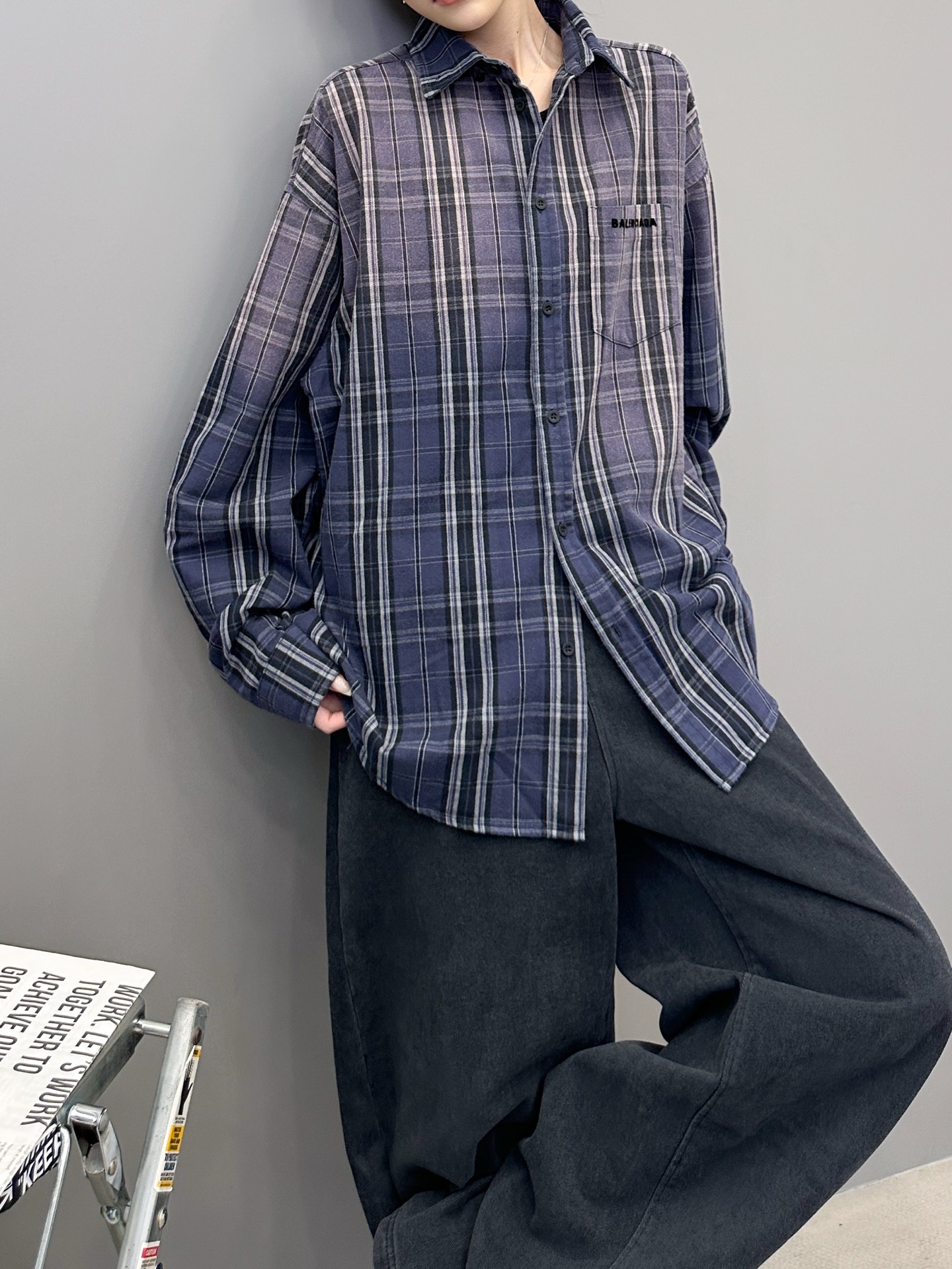 巴黎 ｜ 新款休闲格子衬衣，成衣洗水喷色加成衣植绒印花工艺，男女同款，尺码sml