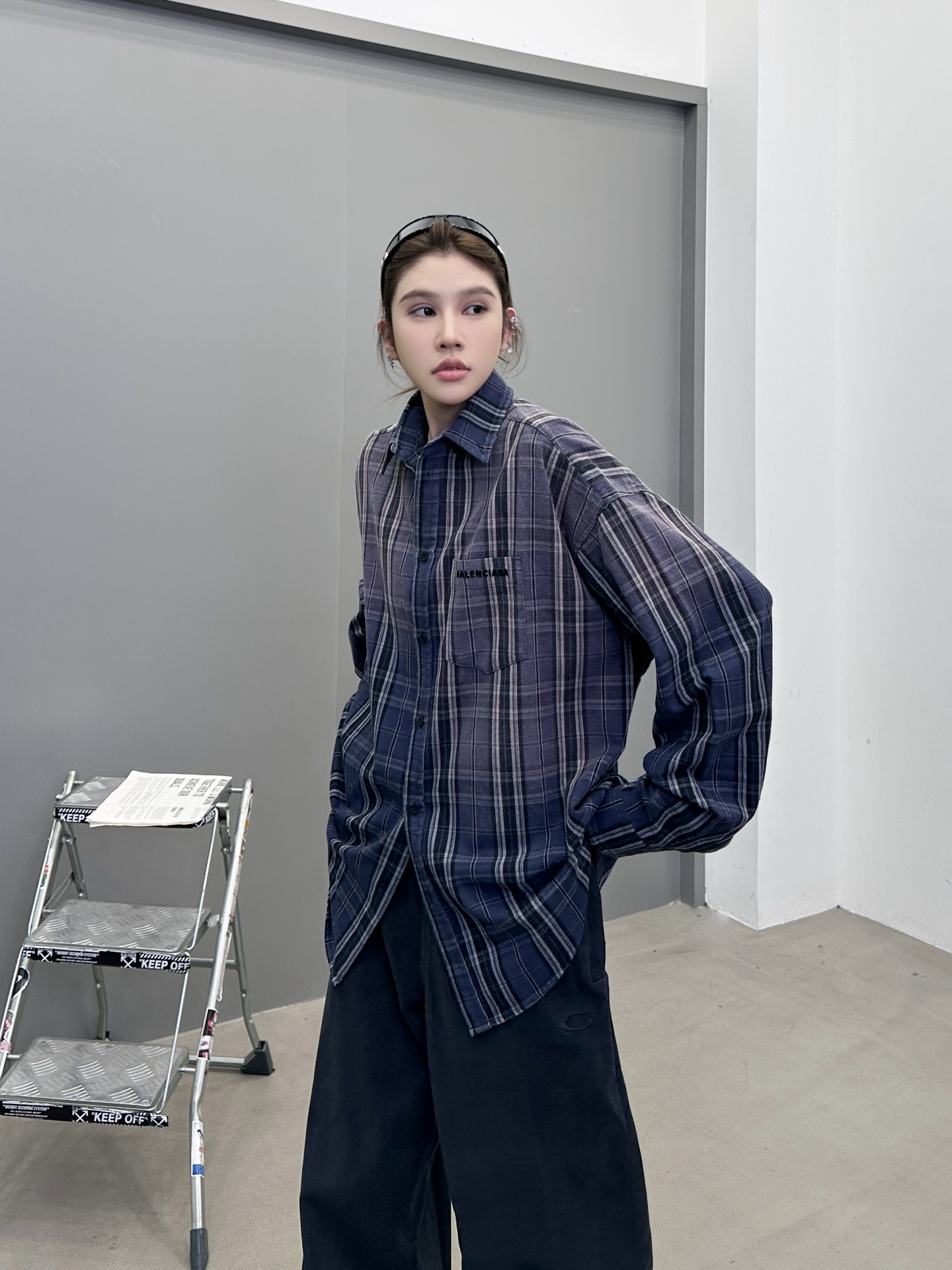 巴黎 ｜ 新款休闲格子衬衣，成衣洗水喷色加成衣植绒印花工艺，男女同款，尺码sml