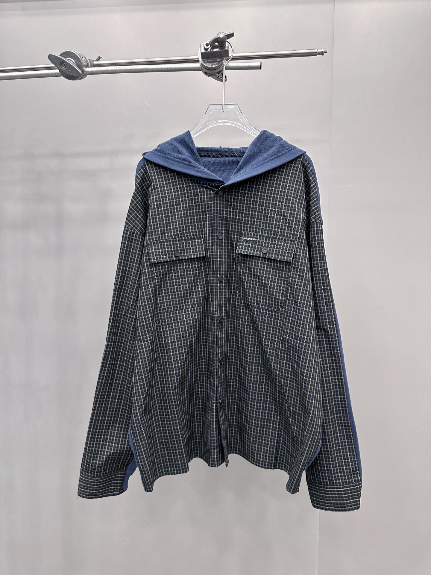 巴黎 ｜ 新款休闲开衫，成衣洗水炒色工艺，针梭织前后拼接做工，男女同款，尺码sml