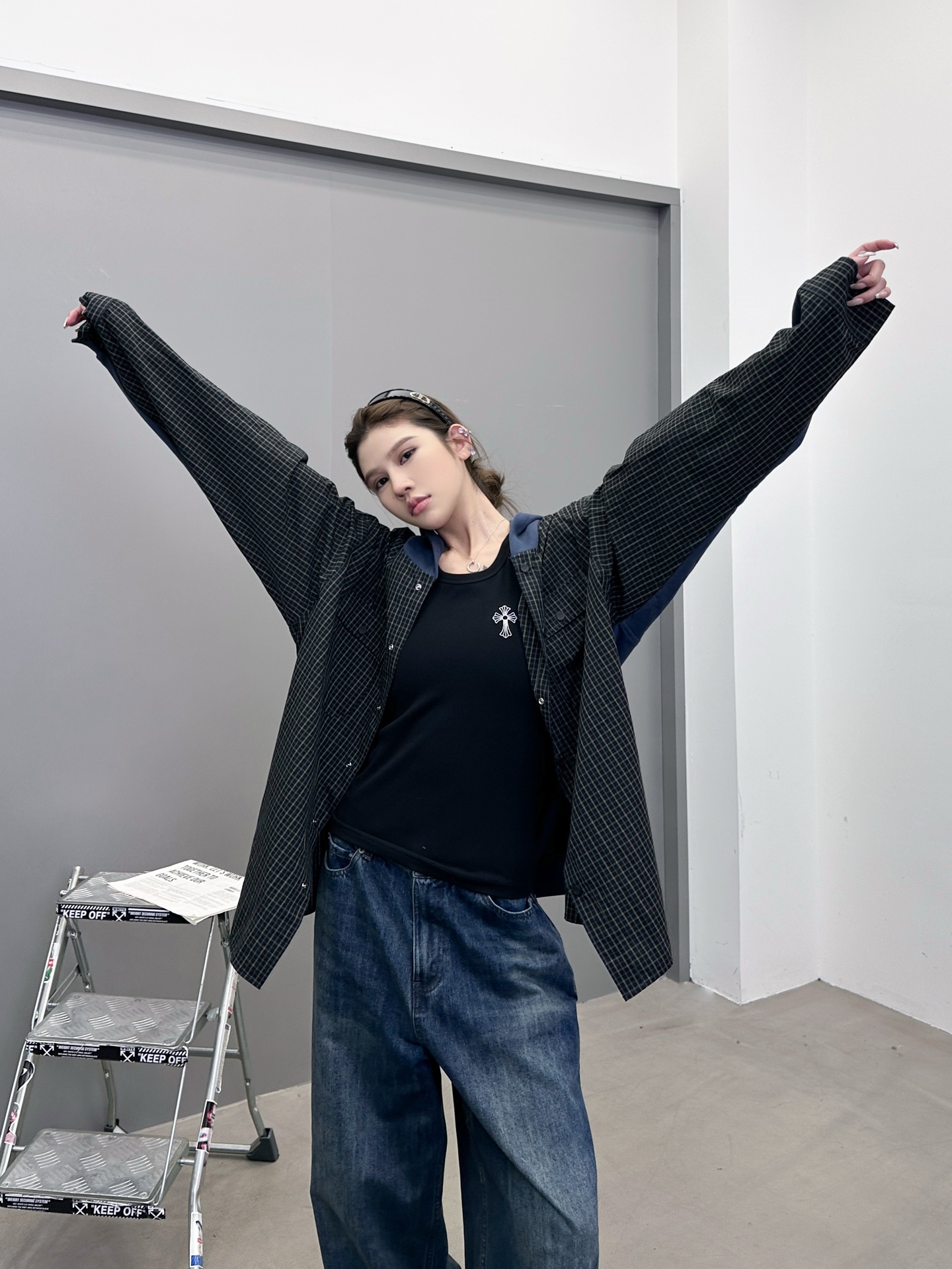 巴黎 ｜ 新款休闲开衫，成衣洗水炒色工艺，针梭织前后拼接做工，男女同款，尺码sml