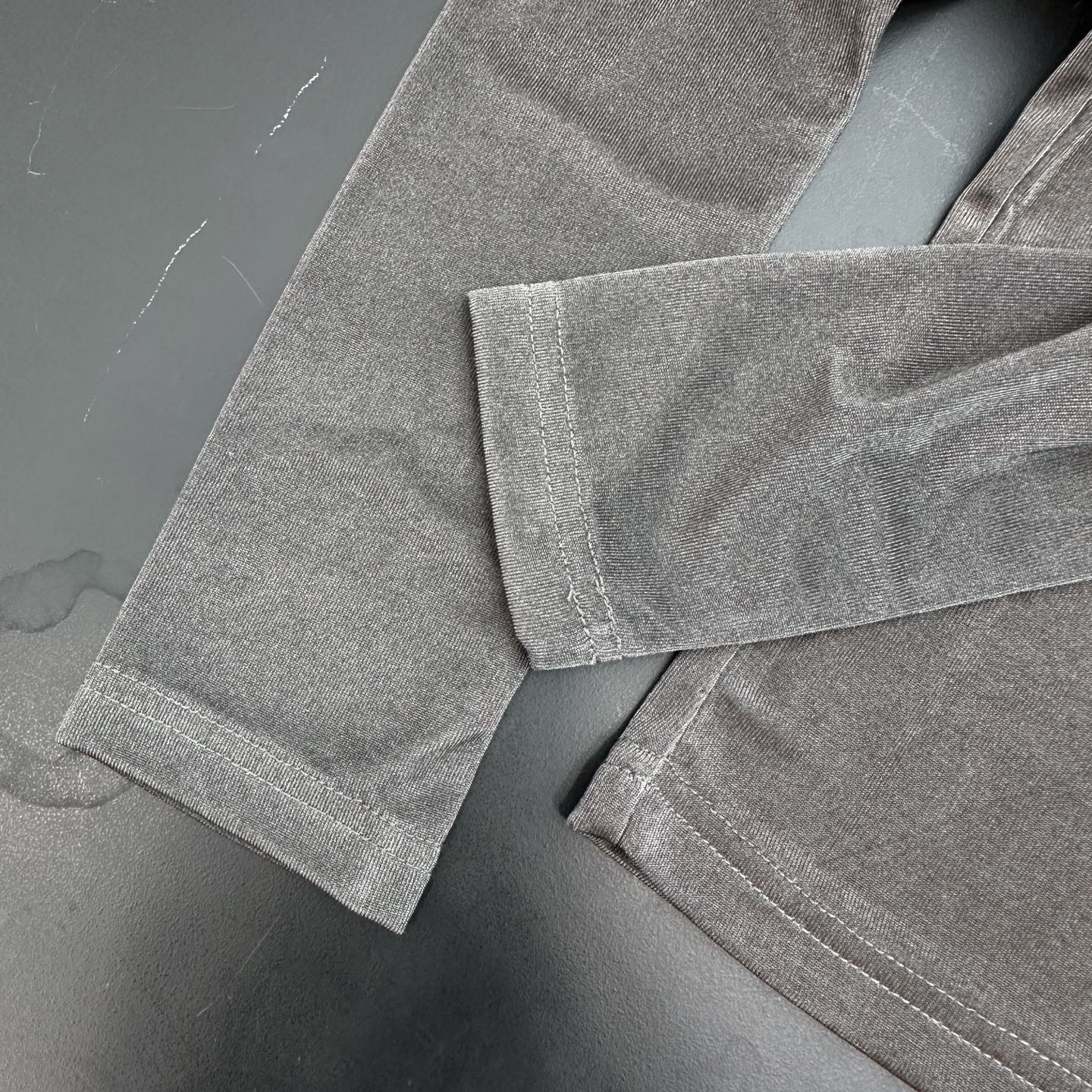 克罗心 ｜ 新款长袖打底t，成衣洗水炒色加多处印花工艺，休闲时尚，尺码sml