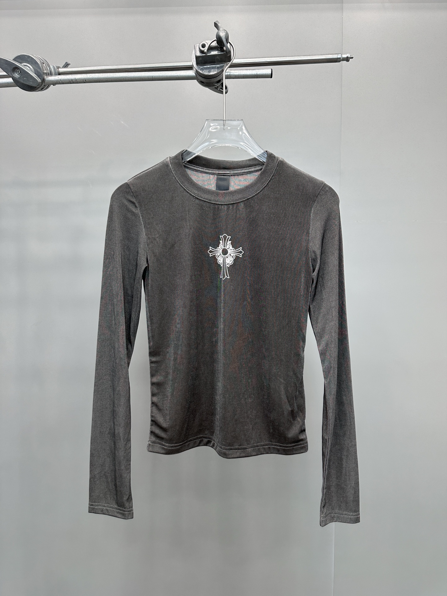 克罗心 ｜ 新款长袖打底t，成衣洗水炒色加多处印花工艺，休闲时尚，尺码sml