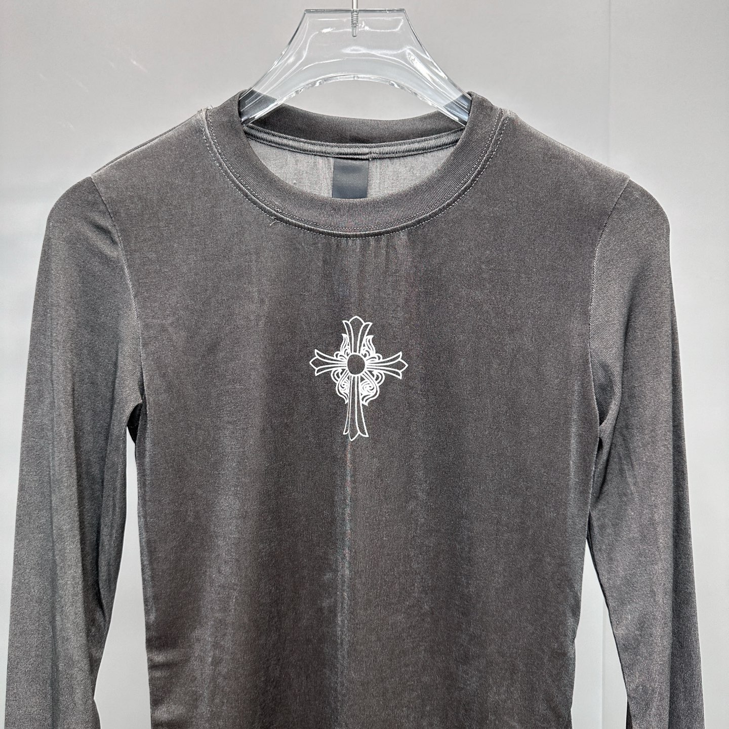 克罗心 ｜ 新款长袖打底t，成衣洗水炒色加多处印花工艺，休闲时尚，尺码sml