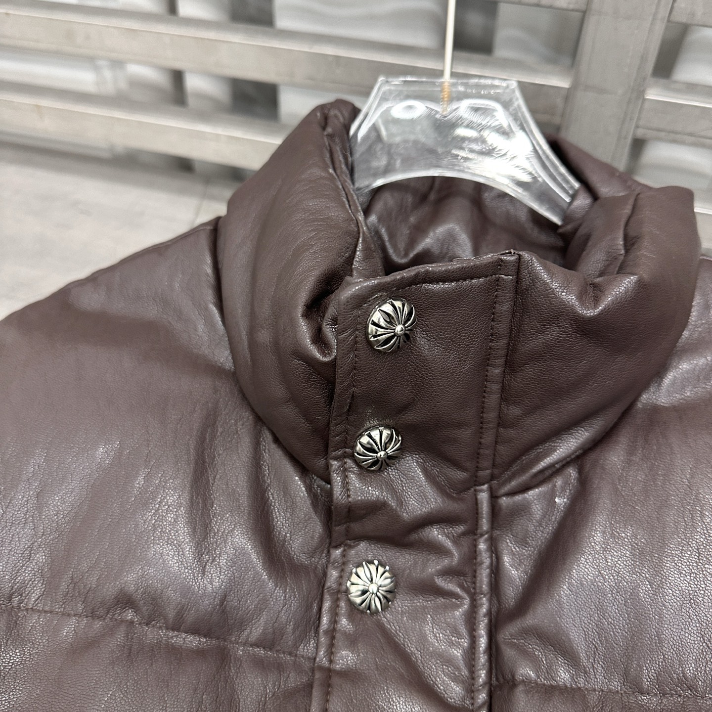 克罗心 ｜ 新款环保皮羽绒马甲，进口金属丝环保pu面料，填充90鹅绒，男女同款，尺码sml