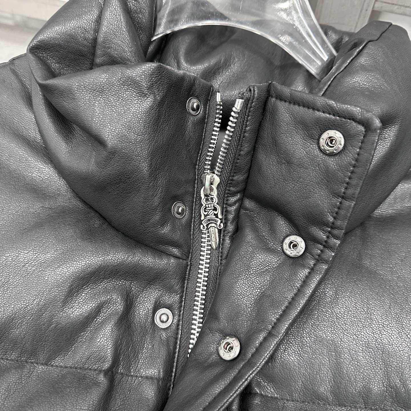 克罗心 ｜ 新款环保皮羽绒马甲，进口金属丝环保pu面料，填充90鹅绒，男女同款，尺码sml