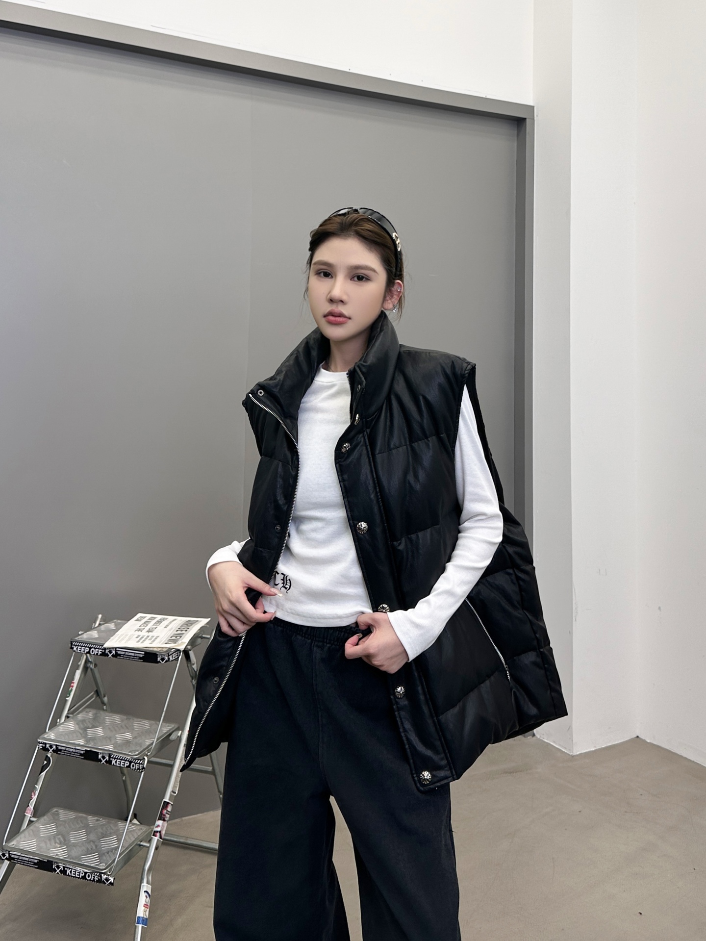 克罗心 ｜ 新款环保皮羽绒马甲，进口金属丝环保pu面料，填充90鹅绒，男女同款，尺码sml