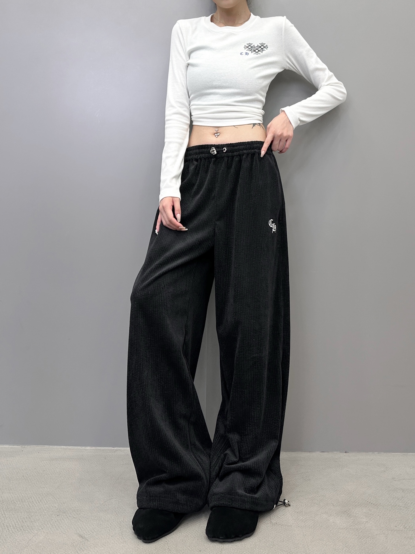 克罗心 ｜ 新款休闲裤，成衣洗水工艺加经典刺绣标，经典灯芯绒面料，男女同款，尺码sml