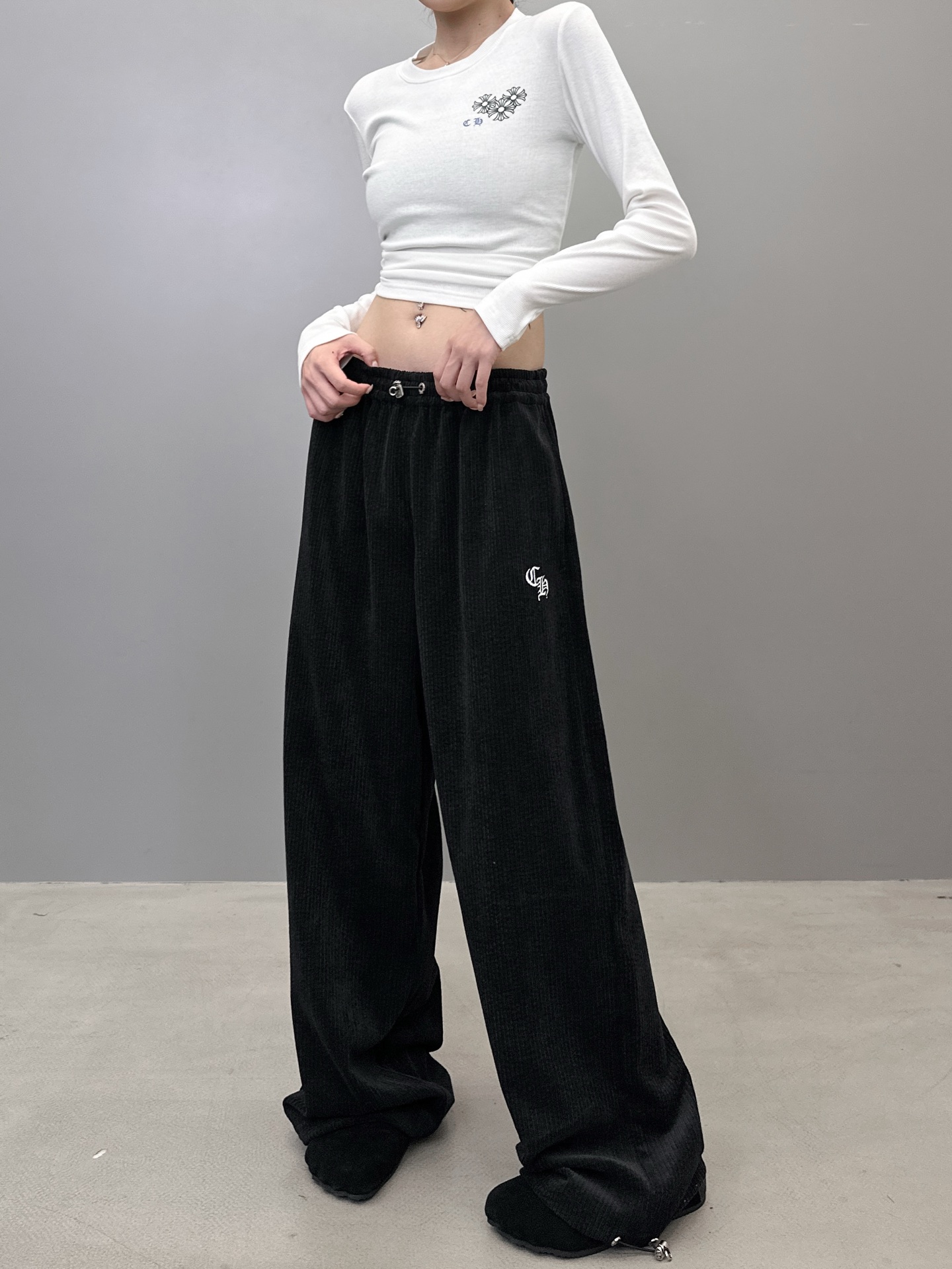 克罗心 ｜ 新款休闲裤，成衣洗水工艺加经典刺绣标，经典灯芯绒面料，男女同款，尺码sml