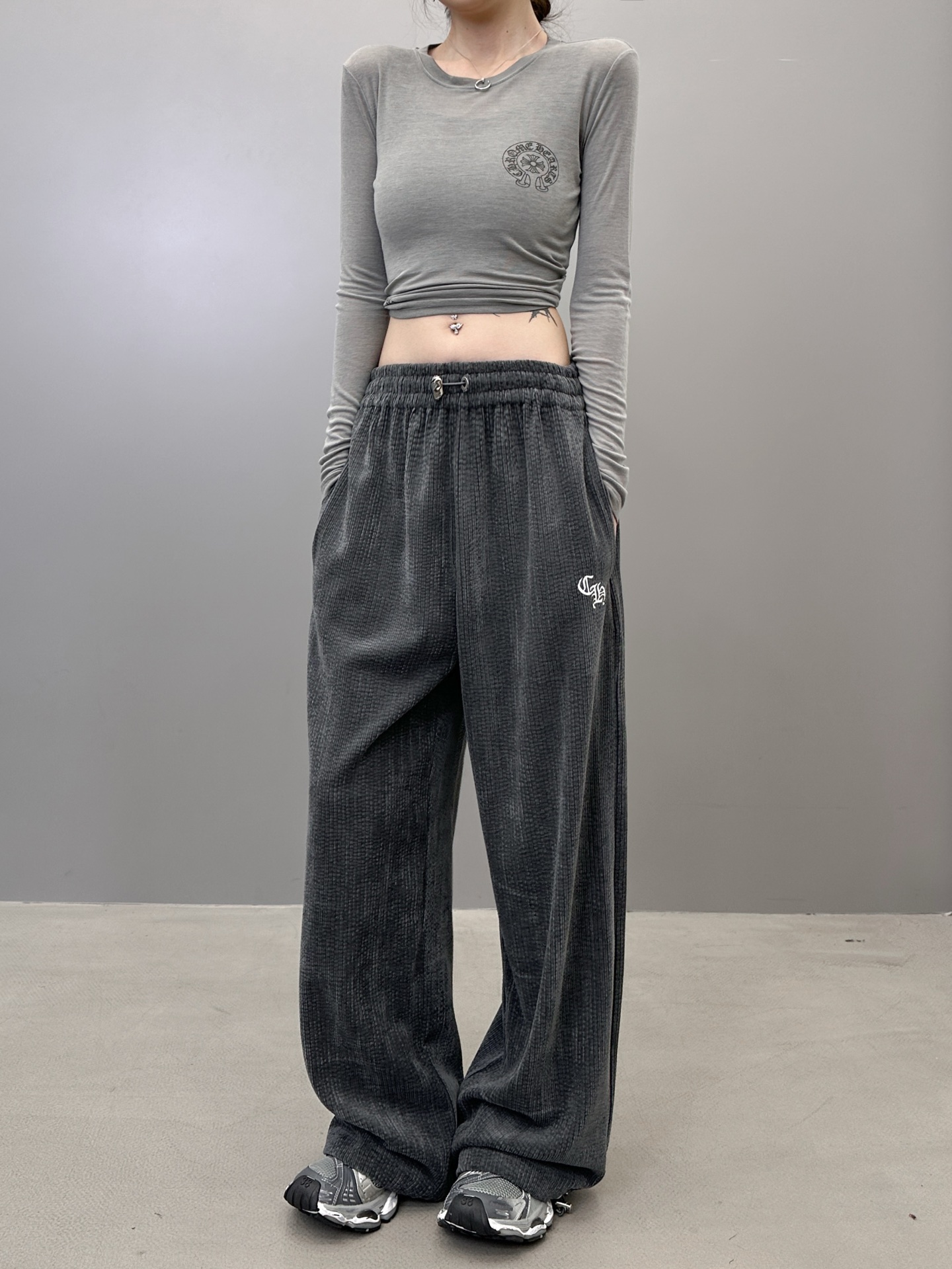 克罗心 ｜ 新款休闲裤，成衣洗水工艺加经典刺绣标，经典灯芯绒面料，男女同款，尺码sml