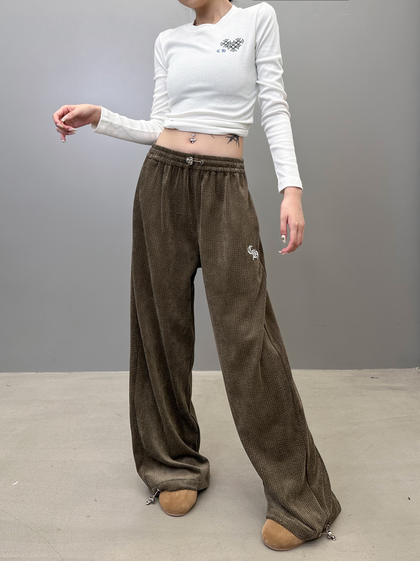 克罗心 ｜ 新款休闲裤，成衣洗水工艺加经典刺绣标，经典灯芯绒面料，男女同款，尺码sml