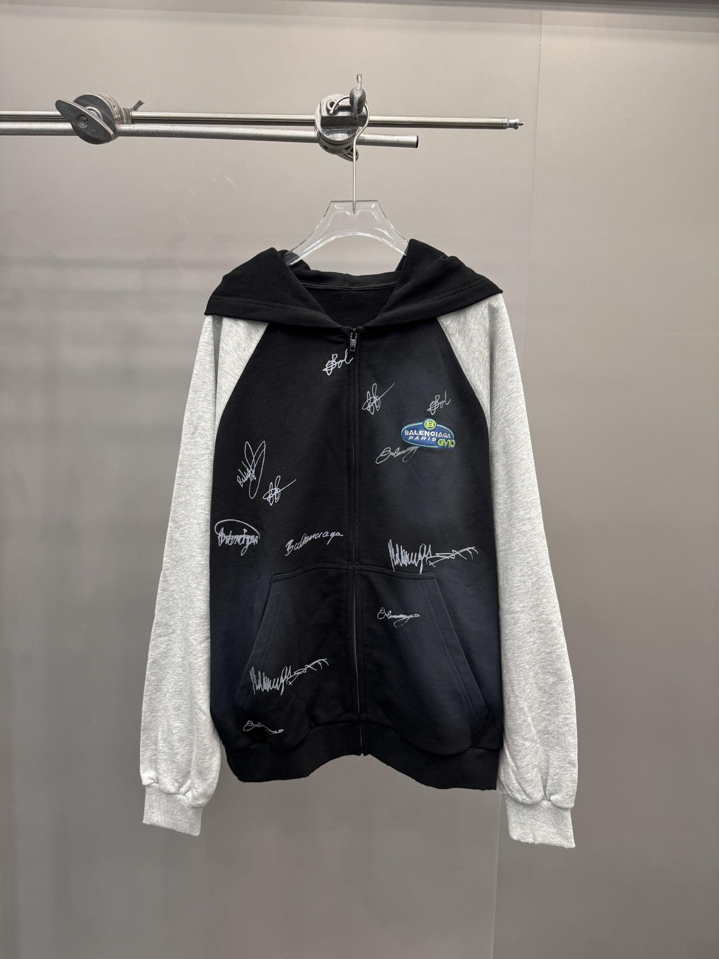 巴黎 ｜ 新款卫衣开衫，成衣洗水喷色吊磨工艺加刺绣印花丙烯撞色做工，男女同款，尺码sml