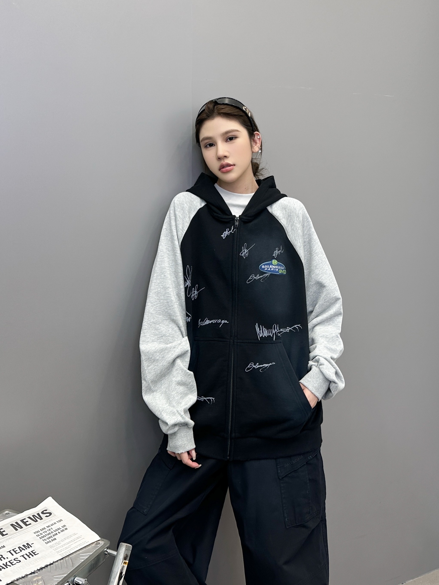 巴黎 ｜ 新款卫衣开衫，成衣洗水喷色吊磨工艺加刺绣印花丙烯撞色做工，男女同款，尺码sml