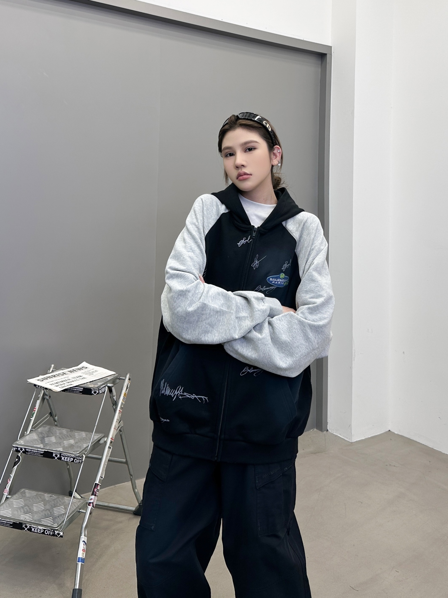 巴黎 ｜ 新款卫衣开衫，成衣洗水喷色吊磨工艺加刺绣印花丙烯撞色做工，男女同款，尺码sml