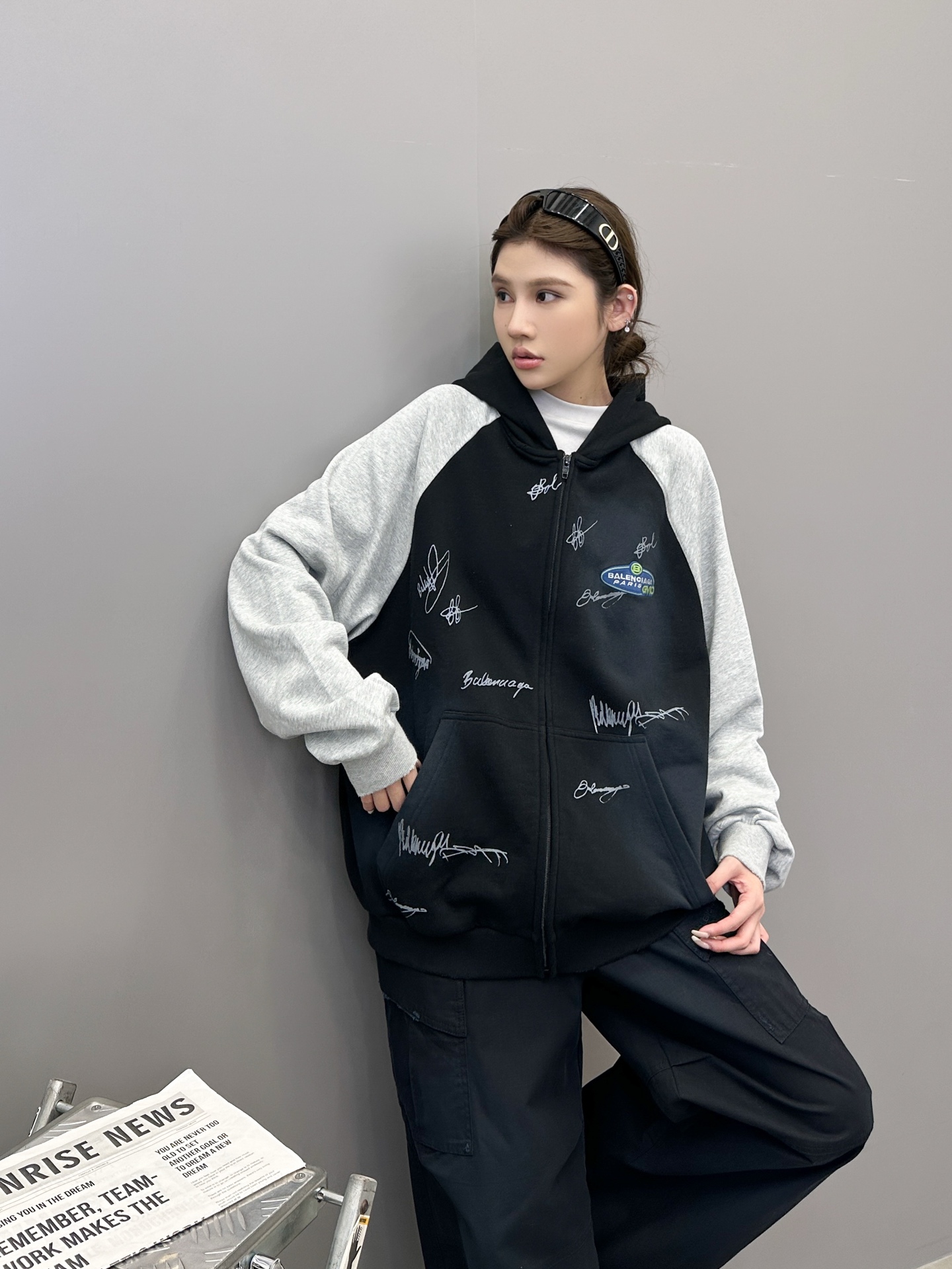 巴黎 ｜ 新款卫衣开衫，成衣洗水喷色吊磨工艺加刺绣印花丙烯撞色做工，男女同款，尺码sml