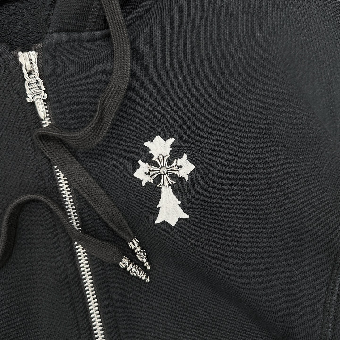 克罗心 ｜ 新款卫衣开衫，经典手工十字标，成衣洗水吊磨工艺，结构卫衣开衫款式，尺码sml