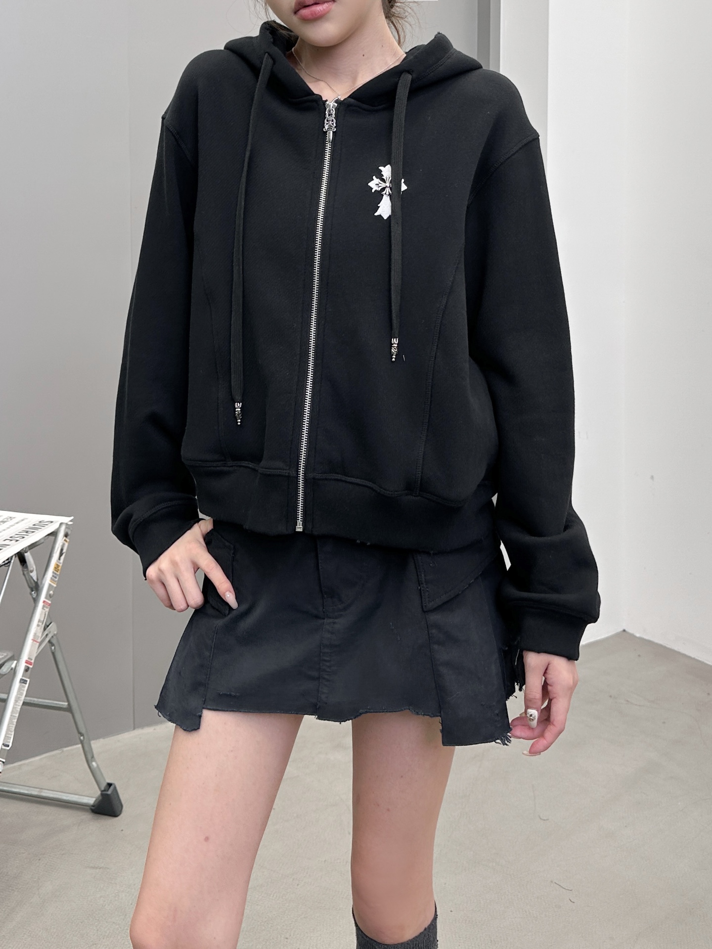 克罗心 ｜ 新款卫衣开衫，经典手工十字标，成衣洗水吊磨工艺，结构卫衣开衫款式，尺码sml