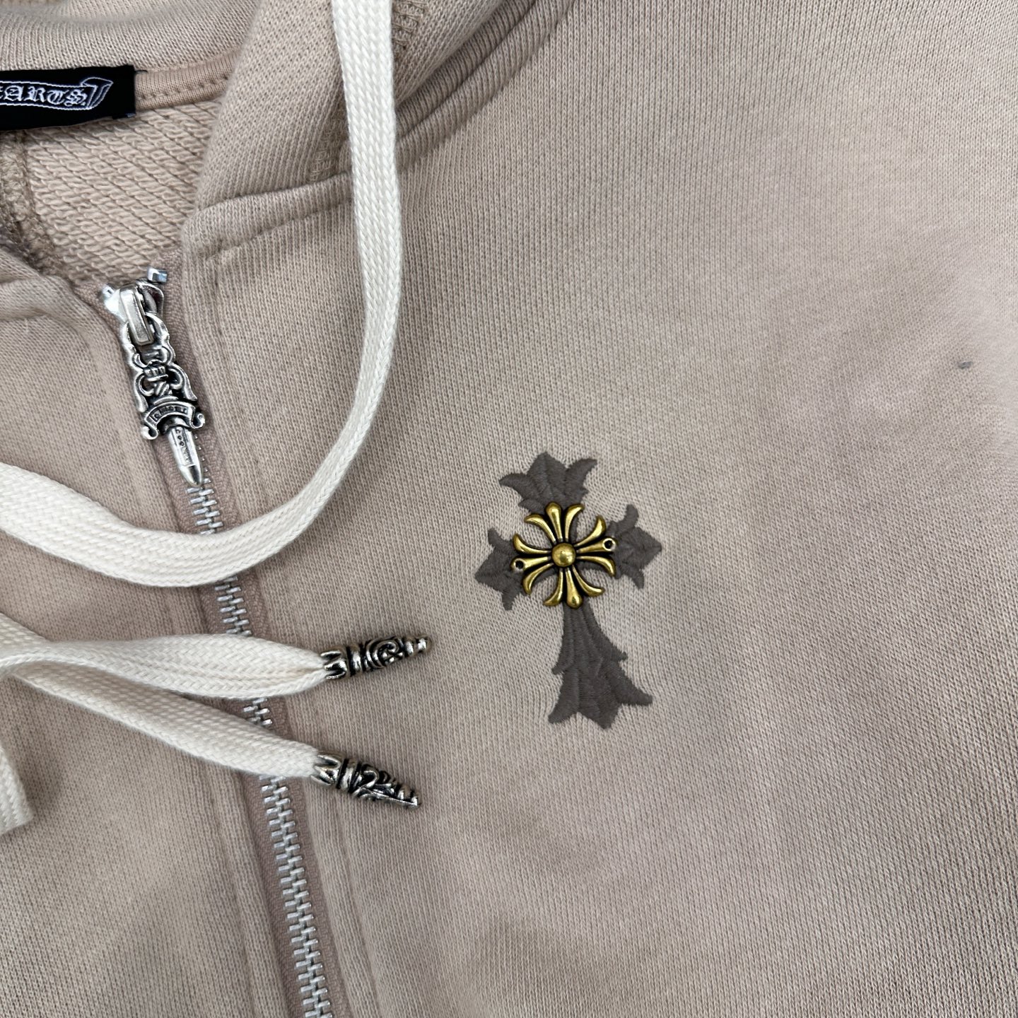 克罗心 ｜ 新款卫衣开衫，经典手工十字标，成衣洗水吊磨工艺，结构卫衣开衫款式，尺码sml