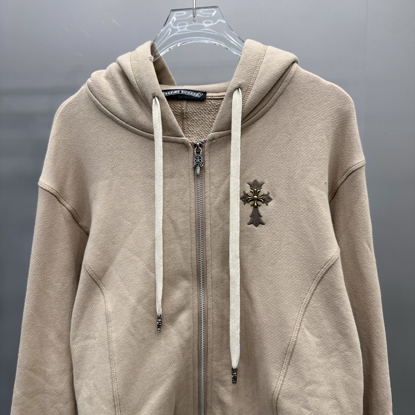 克罗心 ｜ 新款卫衣开衫，经典手工十字标，成衣洗水吊磨工艺，结构卫衣开衫款式，尺码sml