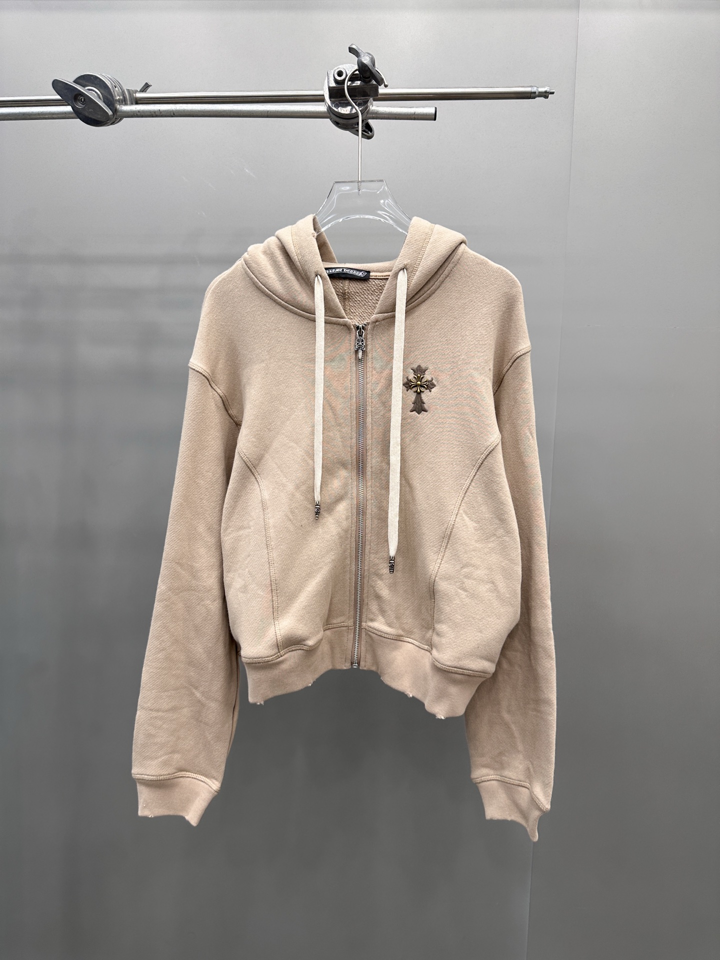 克罗心 ｜ 新款卫衣开衫，经典手工十字标，成衣洗水吊磨工艺，结构卫衣开衫款式，尺码sml