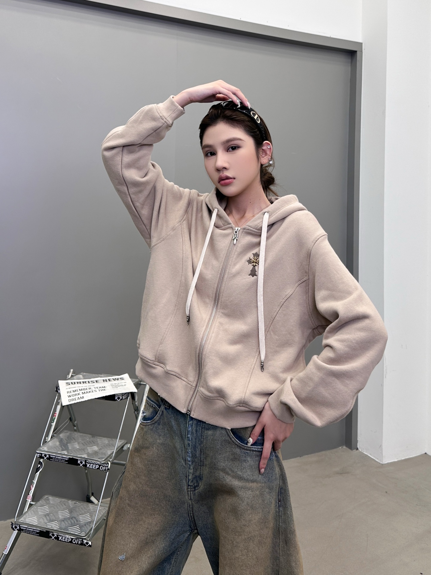 克罗心 ｜ 新款卫衣开衫，经典手工十字标，成衣洗水吊磨工艺，结构卫衣开衫款式，尺码sml