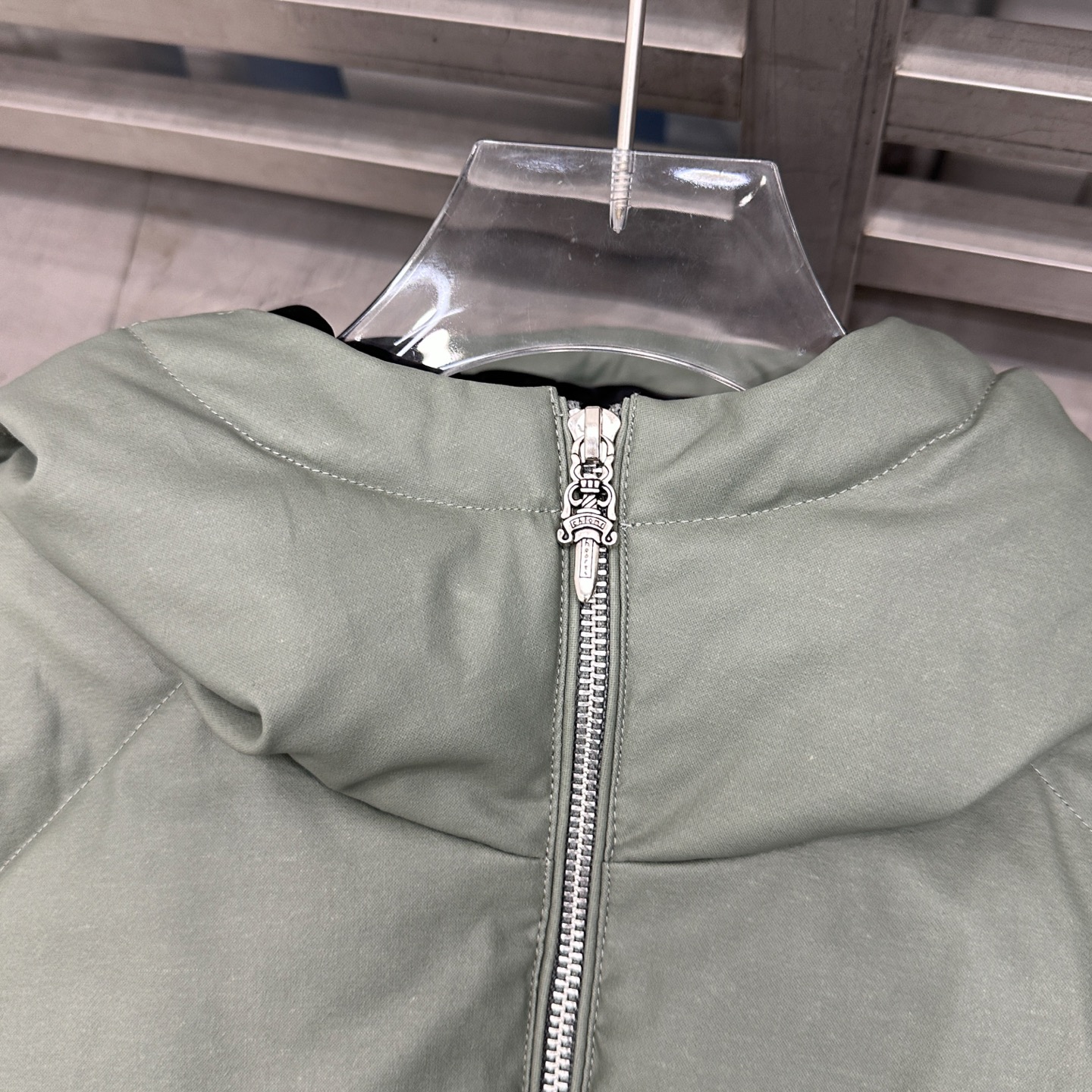 克罗心 ｜ 新款羽绒服，日本进口莱赛尔亚麻涂层面料加重沙洗工艺，90%鹅绒，男女同款，尺码sml