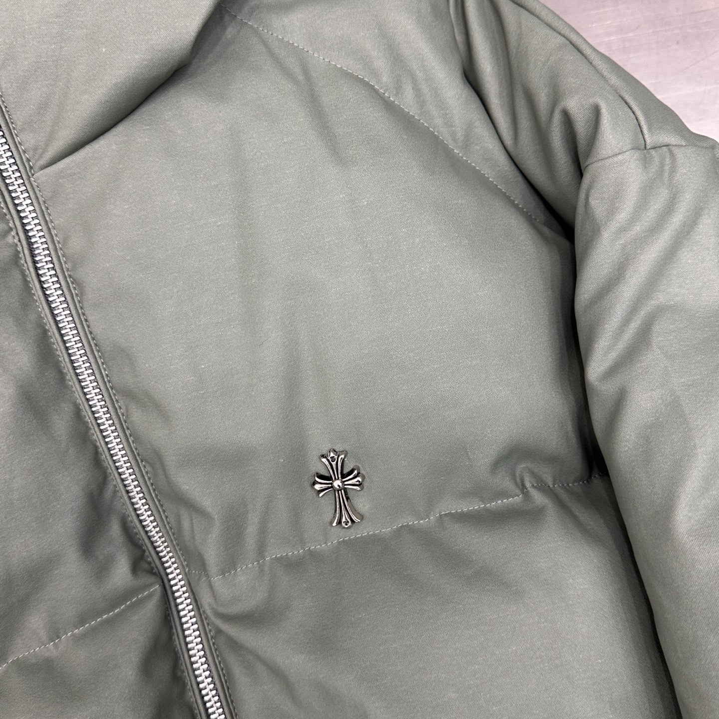 克罗心 ｜ 新款羽绒服，日本进口莱赛尔亚麻涂层面料加重沙洗工艺，90%鹅绒，男女同款，尺码sml