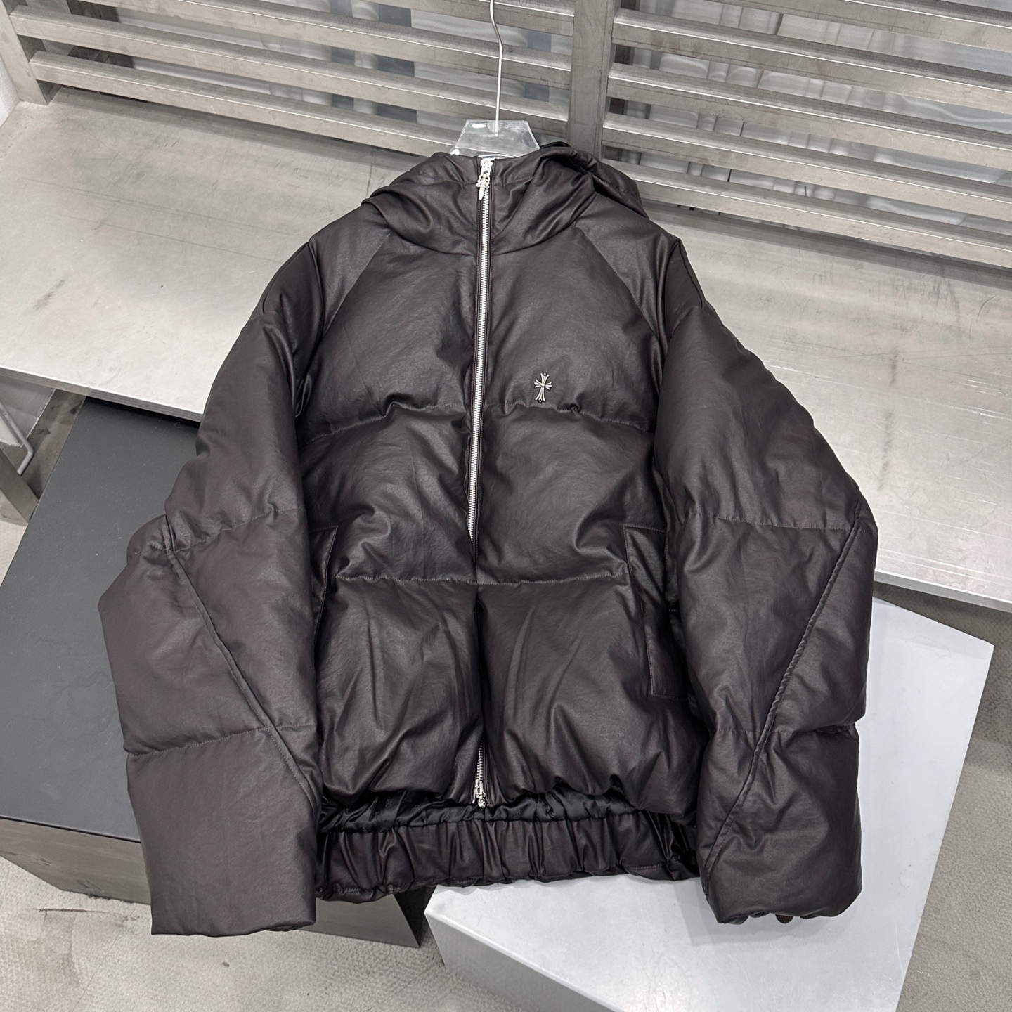 克罗心 ｜ 新款羽绒服，日本进口莱赛尔亚麻涂层面料加重沙洗工艺，90%鹅绒，男女同款，尺码sml