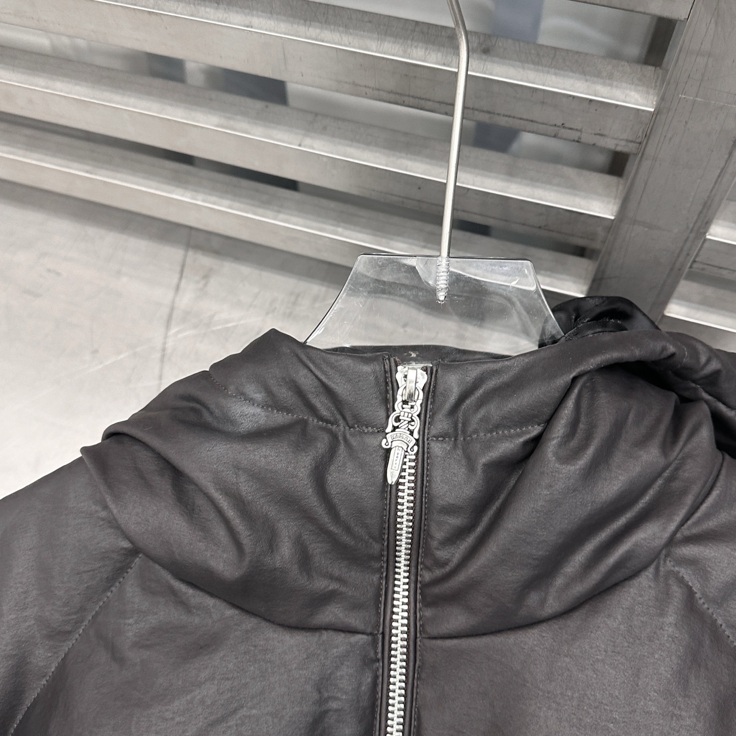 克罗心 ｜ 新款羽绒服，日本进口莱赛尔亚麻涂层面料加重沙洗工艺，90%鹅绒，男女同款，尺码sml