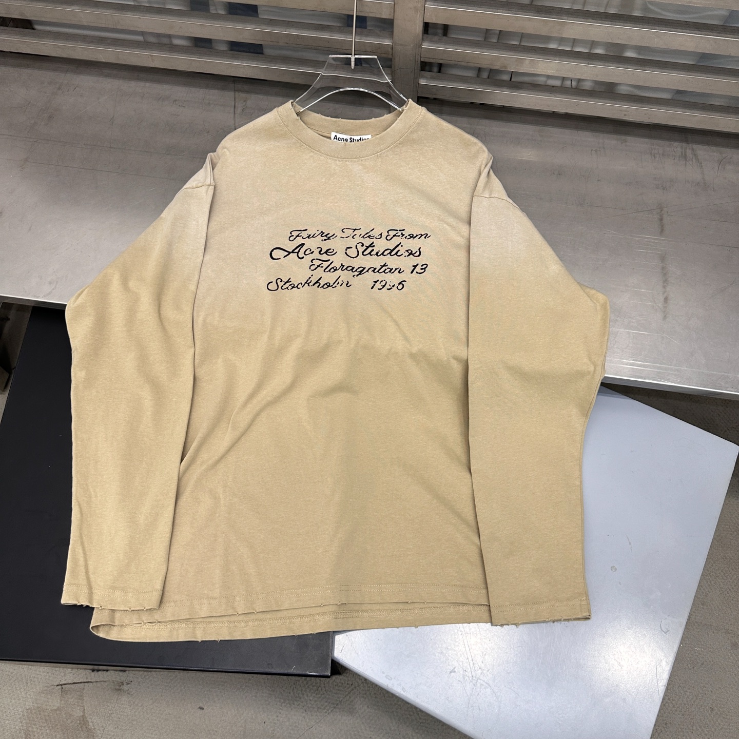 Acne ｜ 新款长袖t，成衣洗水喷色吊磨加印花工艺，男女同款，尺码sml