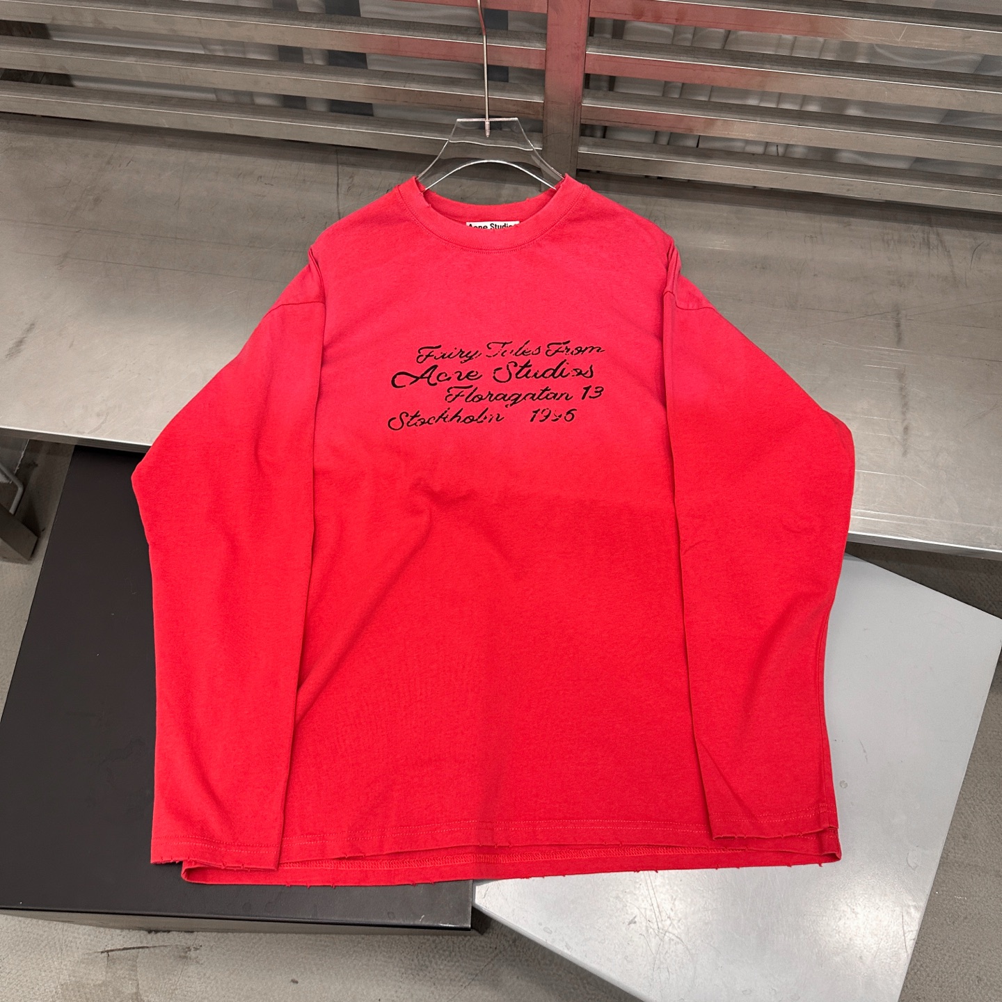 Acne ｜ 新款长袖t，成衣洗水喷色吊磨加印花工艺，男女同款，尺码sml