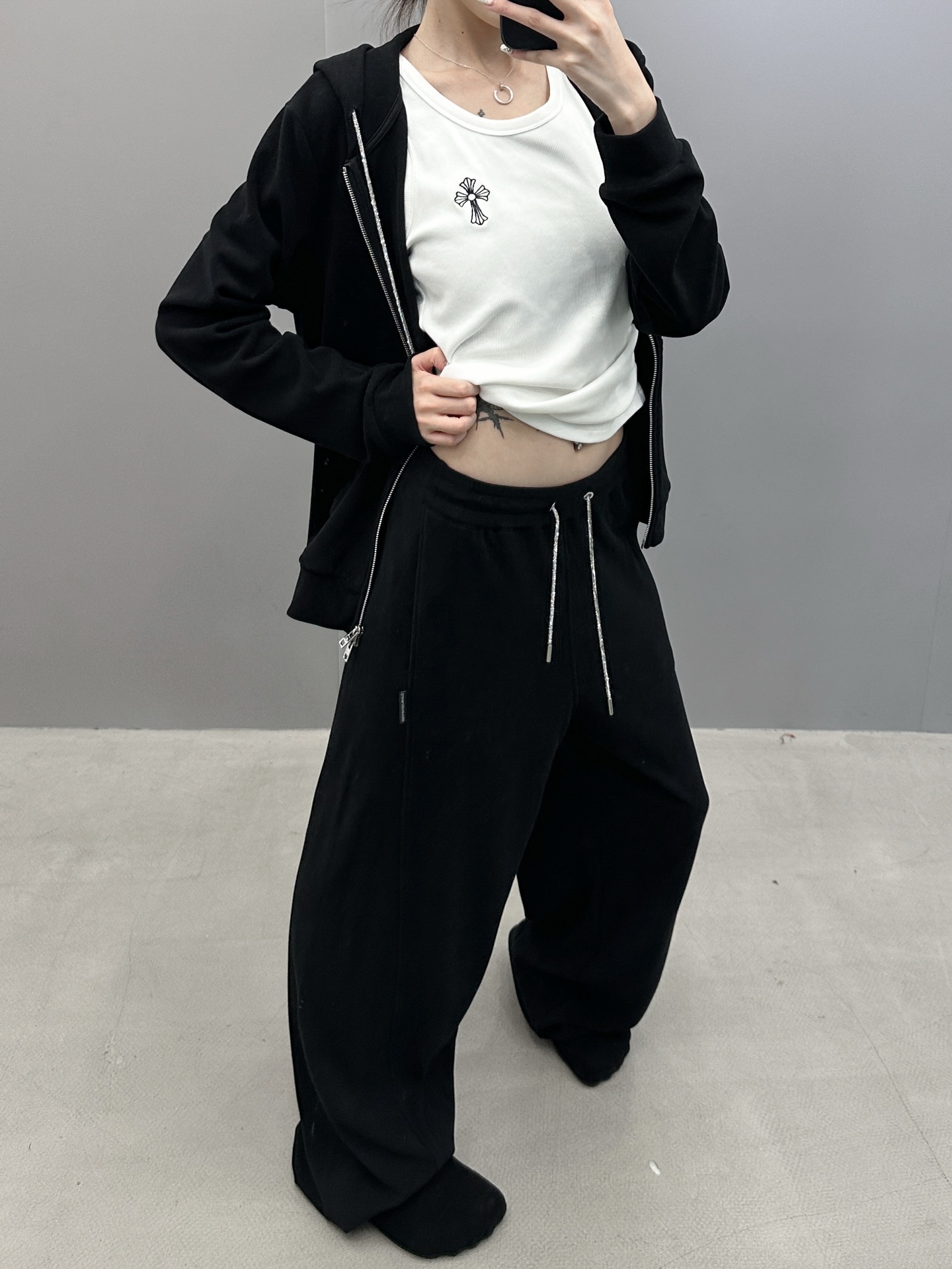 大王 ｜ 新款休闲裤，进口高密保暖摇粒绒面料，经典全钻抽绳，休闲时尚，尺码sml