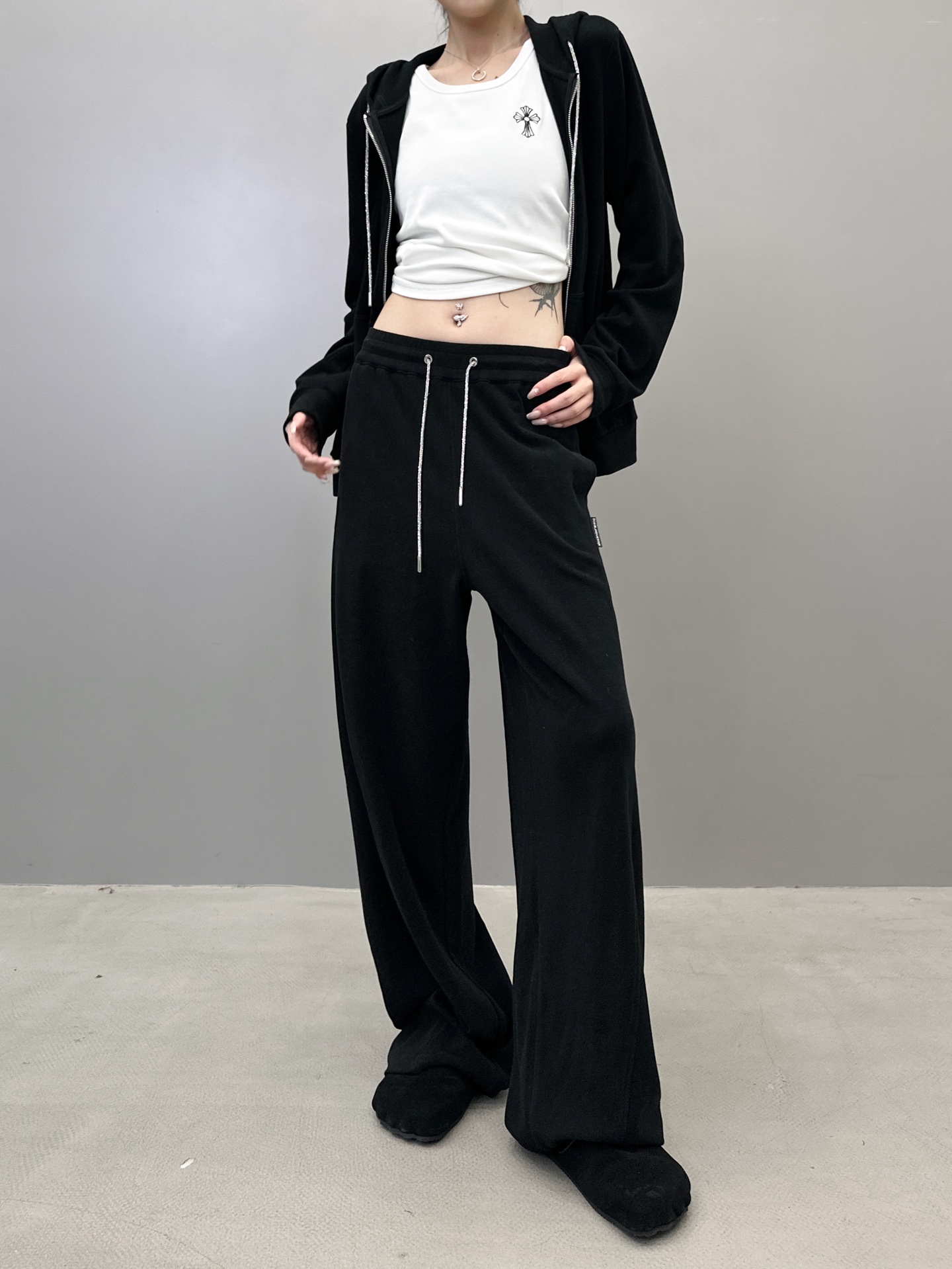 大王 ｜ 新款休闲裤，进口高密保暖摇粒绒面料，经典全钻抽绳，休闲时尚，尺码sml