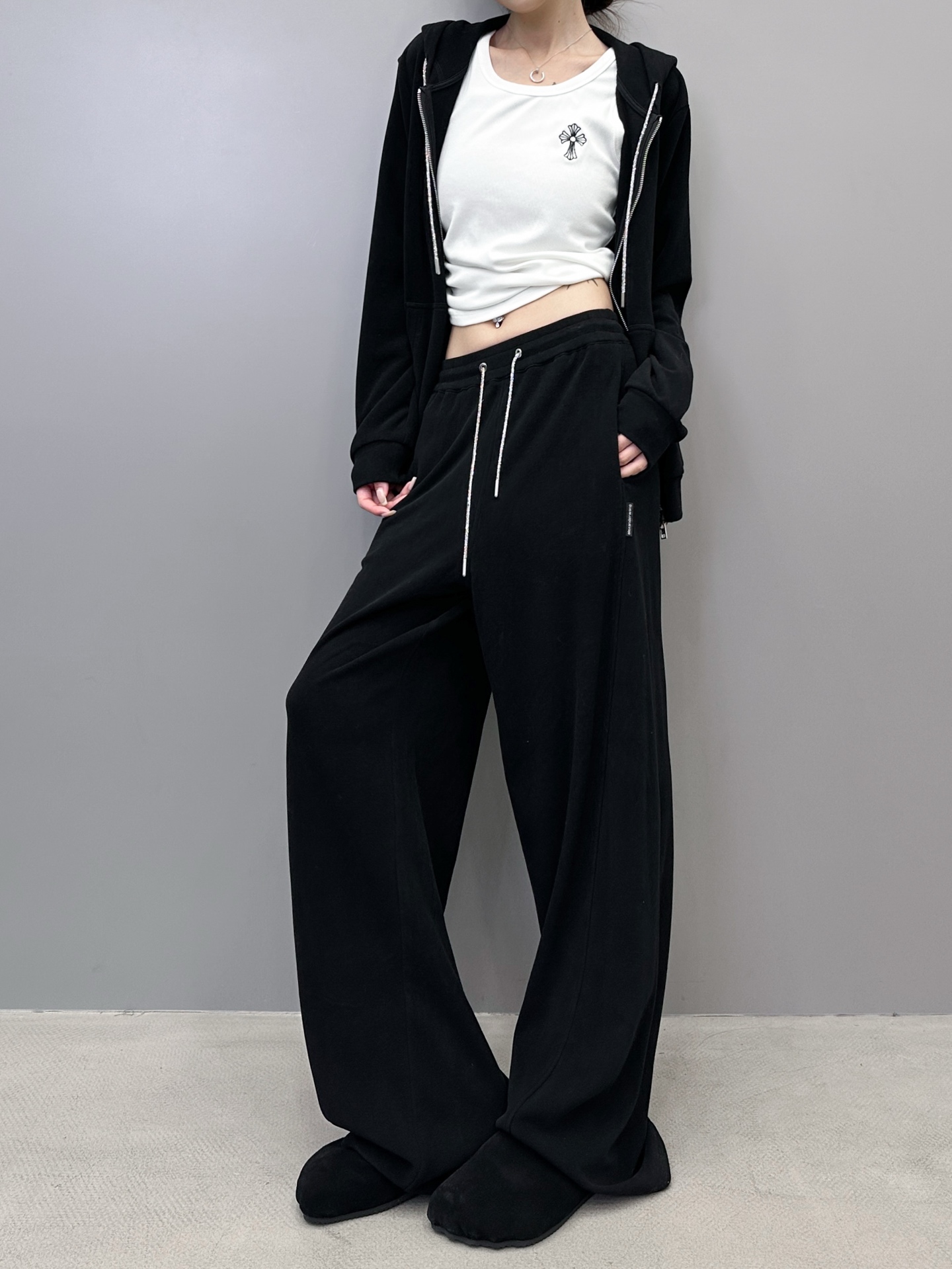 大王 ｜ 新款休闲裤，进口高密保暖摇粒绒面料，经典全钻抽绳，休闲时尚，尺码sml