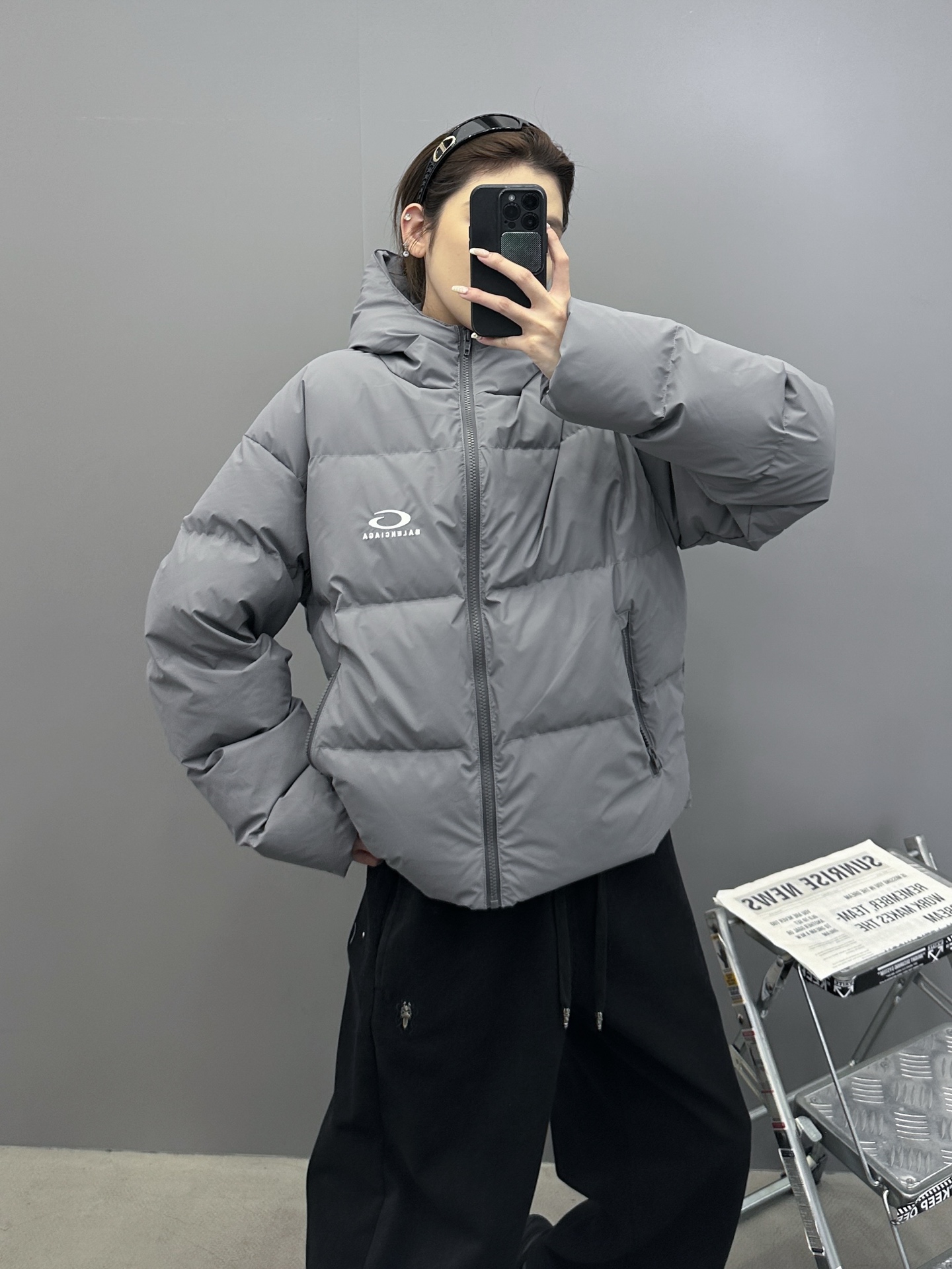 巴黎 ｜ 新款羽绒服，经典刺绣标，特殊涂层面料加90白鹅绒填充，男女同款，尺码sml