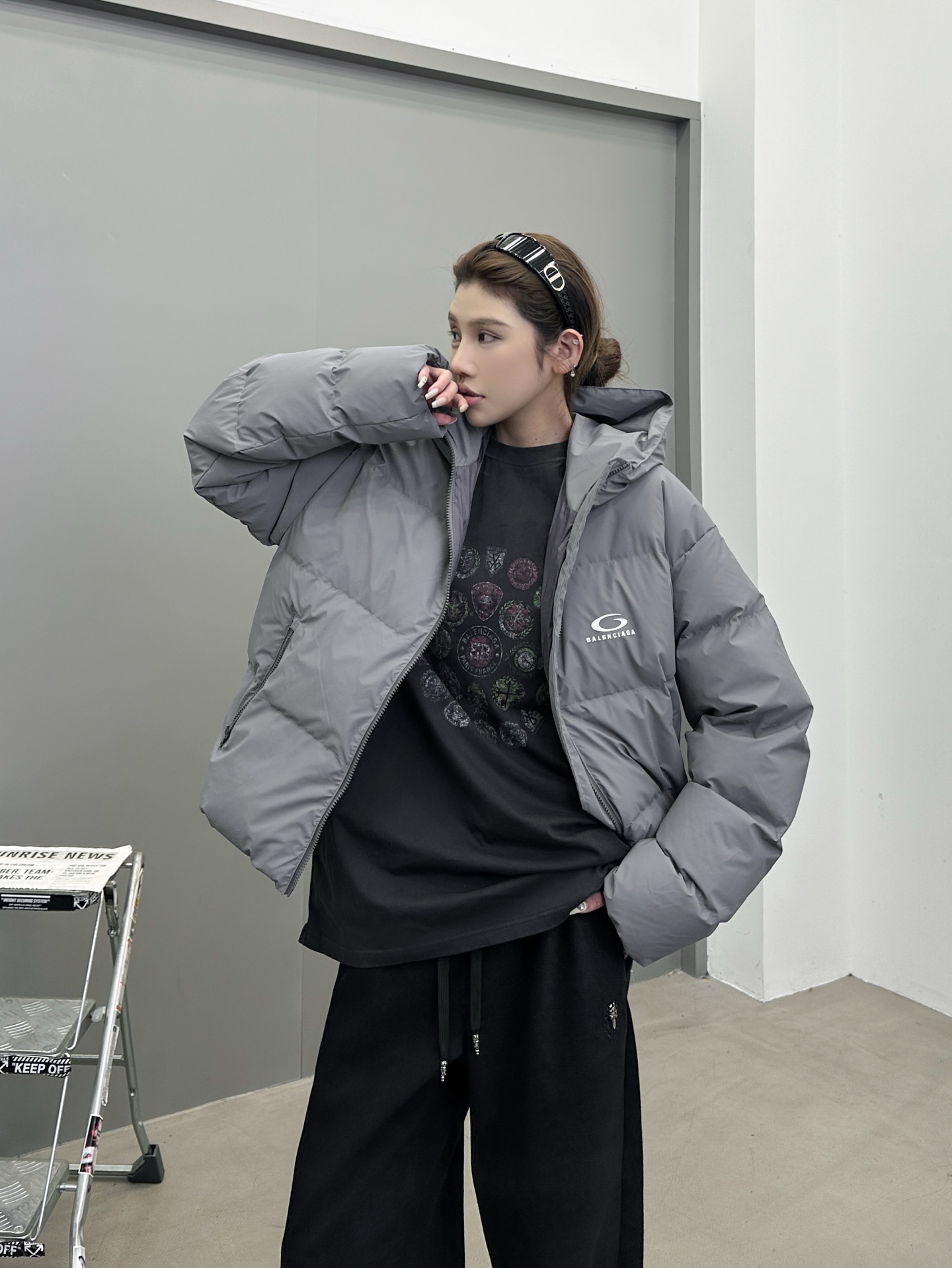 巴黎 ｜ 新款羽绒服，经典刺绣标，特殊涂层面料加90白鹅绒填充，男女同款，尺码sml