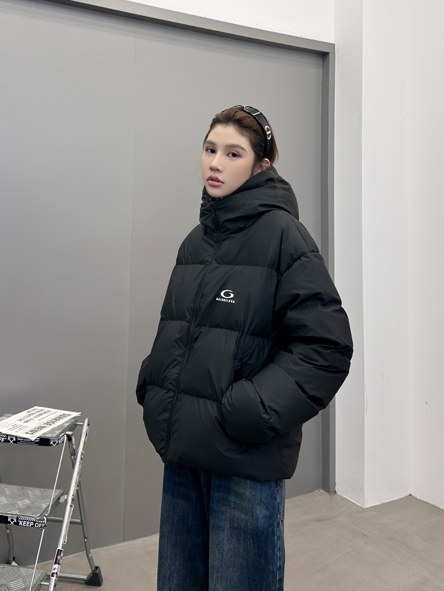 巴黎 ｜ 新款羽绒服，经典刺绣标，特殊涂层面料加90白鹅绒填充，男女同款，尺码sml