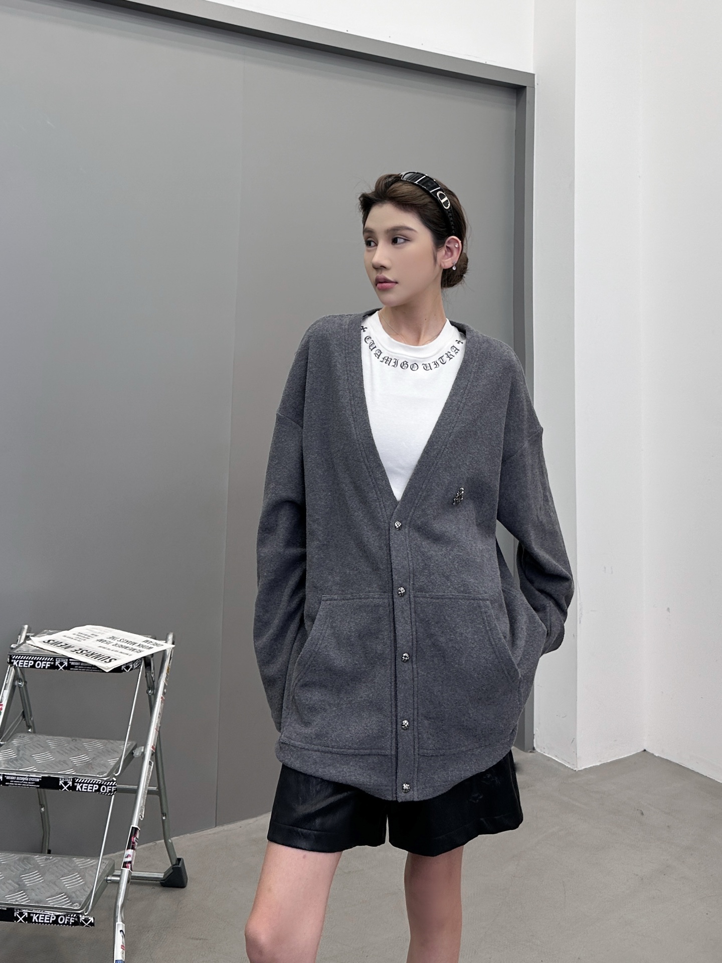 克罗心 ｜ 新款开衫，全身多处切皮手工刺绣十字标，进口羊毛混纺面料，男女同款，尺码sml