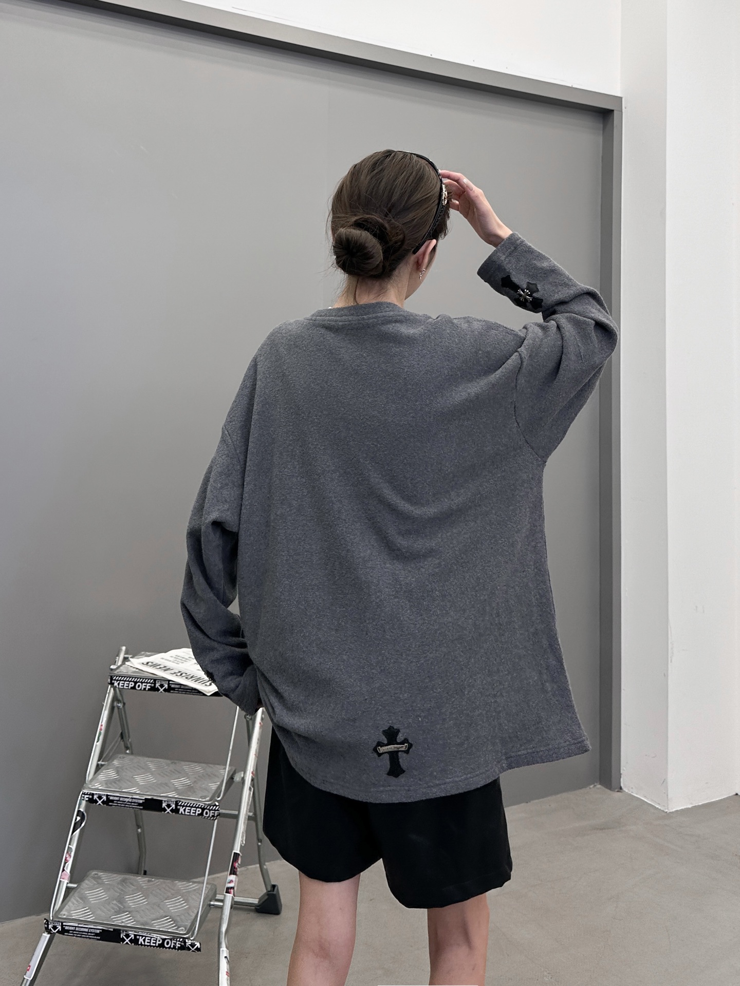 克罗心 ｜ 新款开衫，全身多处切皮手工刺绣十字标，进口羊毛混纺面料，男女同款，尺码sml